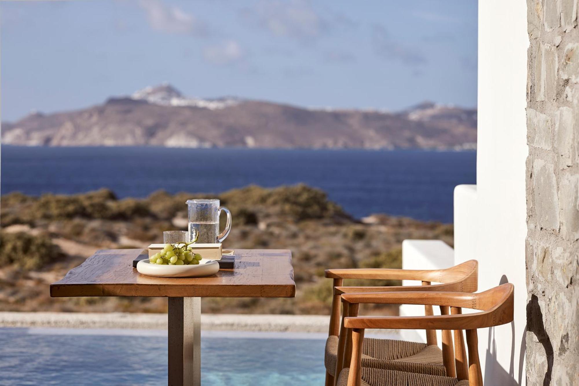 Deluxe Triple Suite Private Pool & Sea View