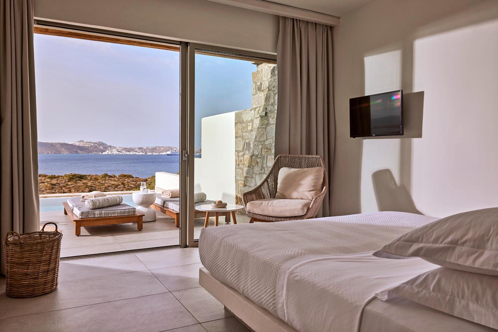 Family Suite Private Pool & Sea View