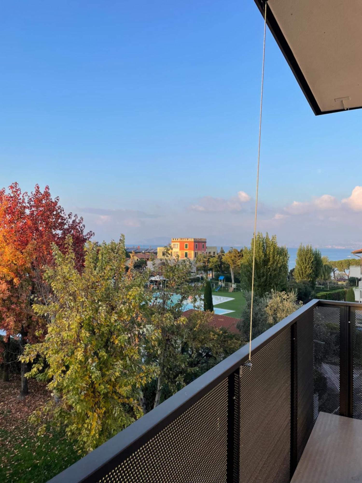 Deluxe Double Room Balcony Partial Lake View