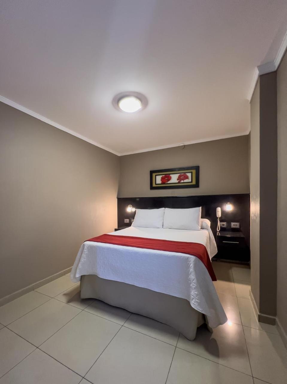 Double Room,1756444505:JPEG