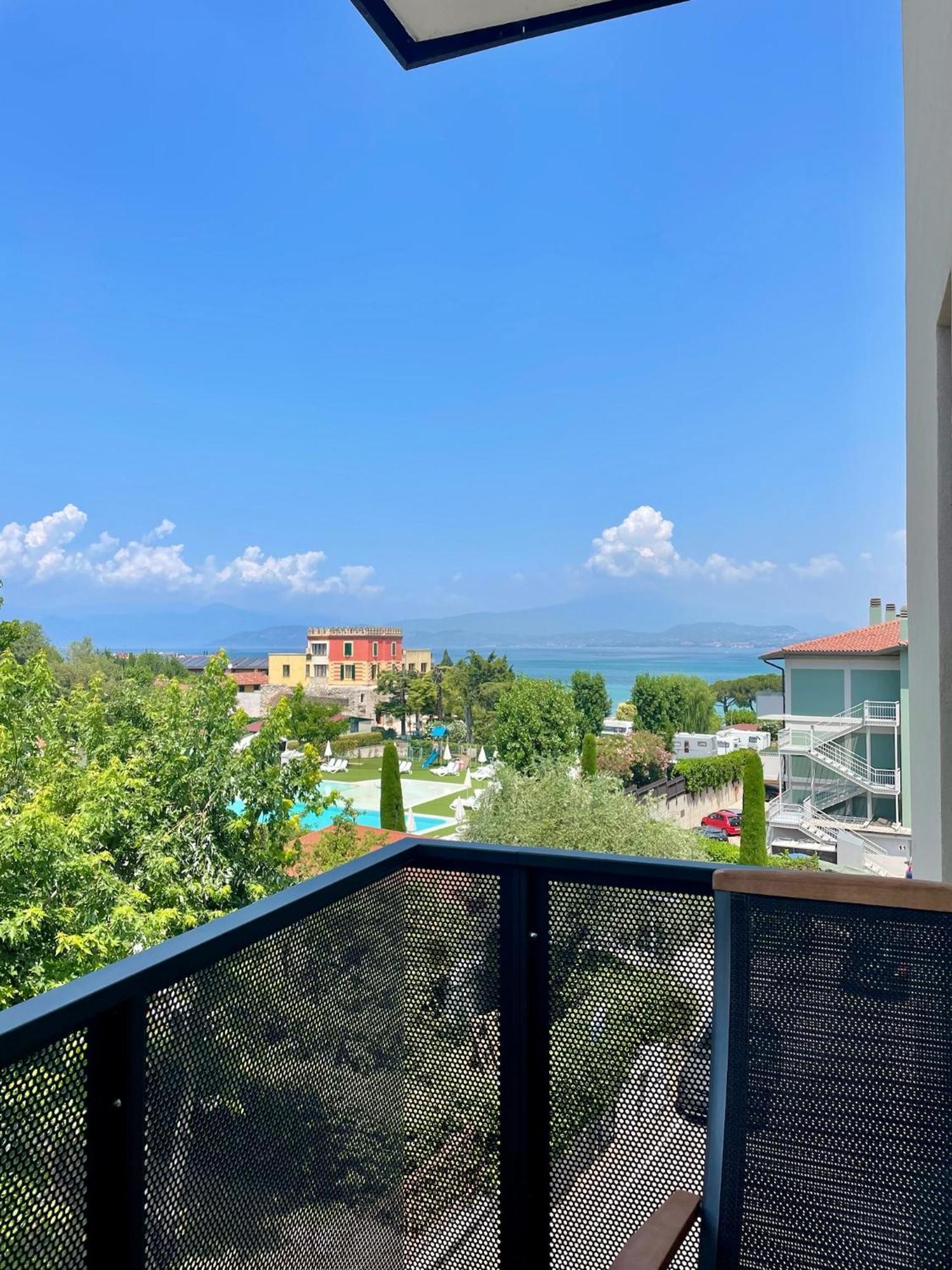 Deluxe Double Room Balcony Partial Lake View