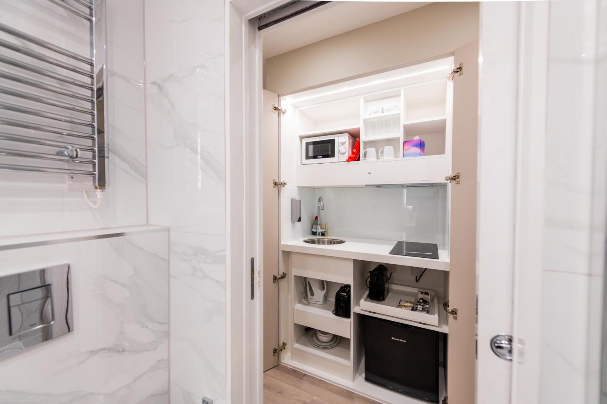Double Room,1631569815:JPEG