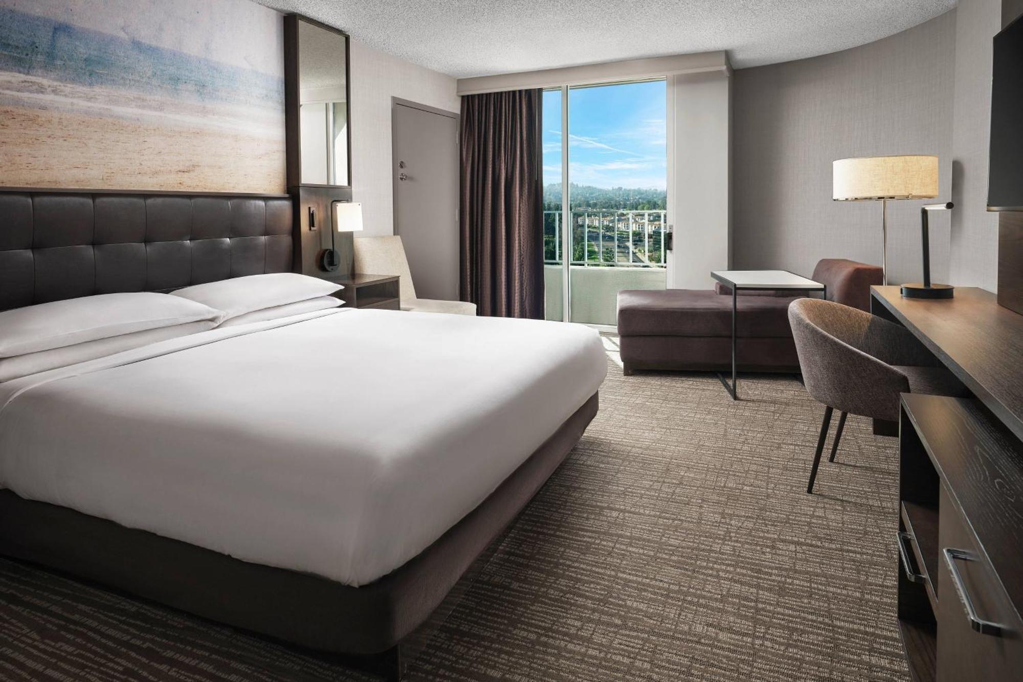 Deluxe King or Double Room High Floor,1634409507:JPEG
