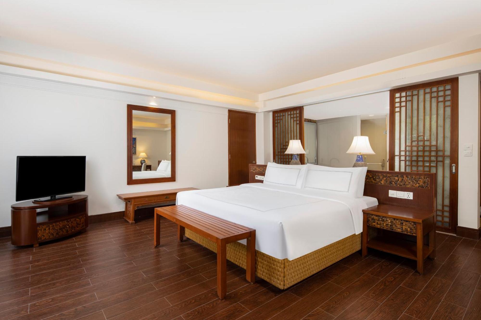 Premier Room,1 King Size Bed