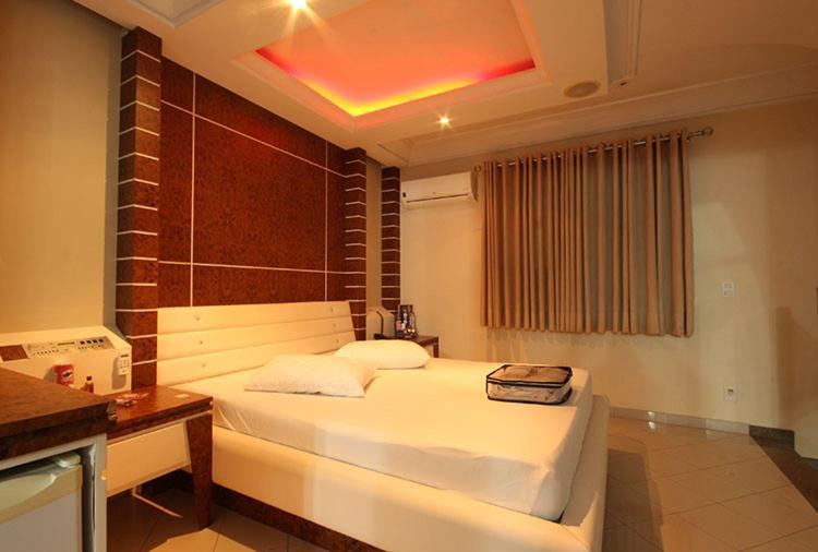 Suite Hot Tub,1635963099:JPEG