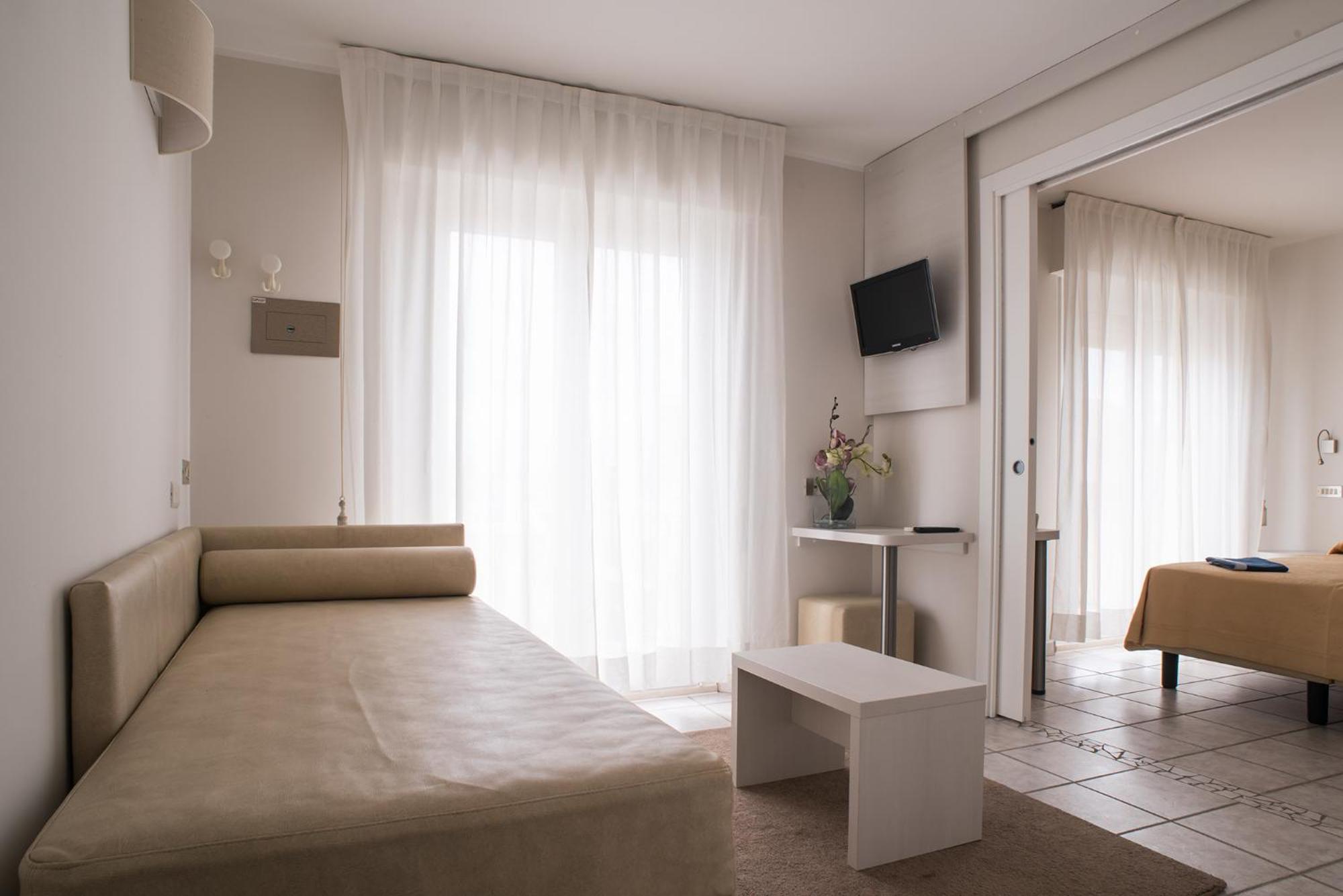 Junior Suite,1657259519:JPEG