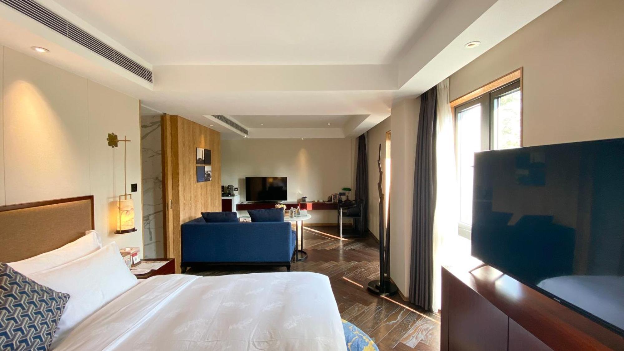 Suite City View
