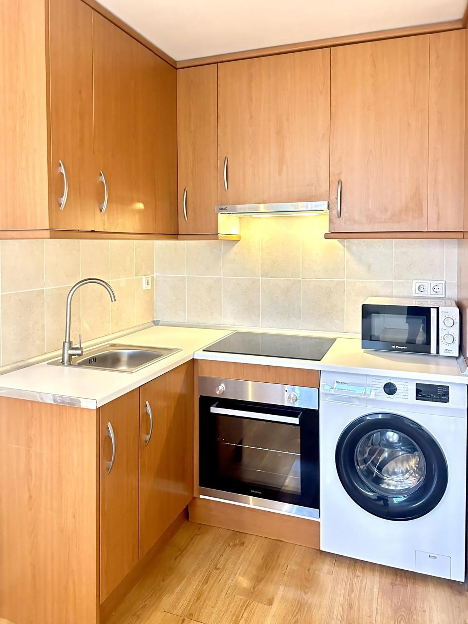 Deluxe One-Bedroom Apartment City View
