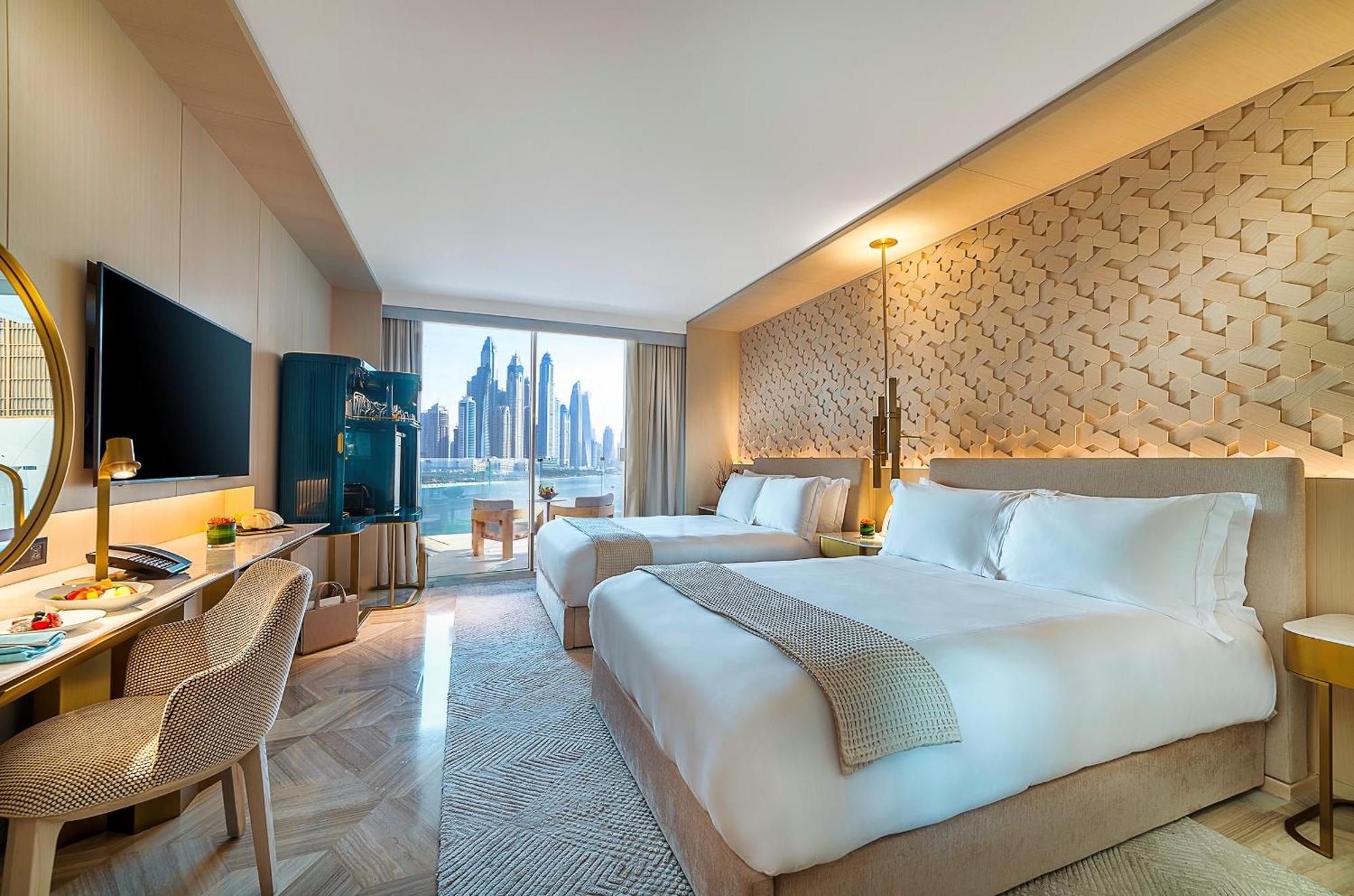 Luxe Sea View 2 Queen Beds