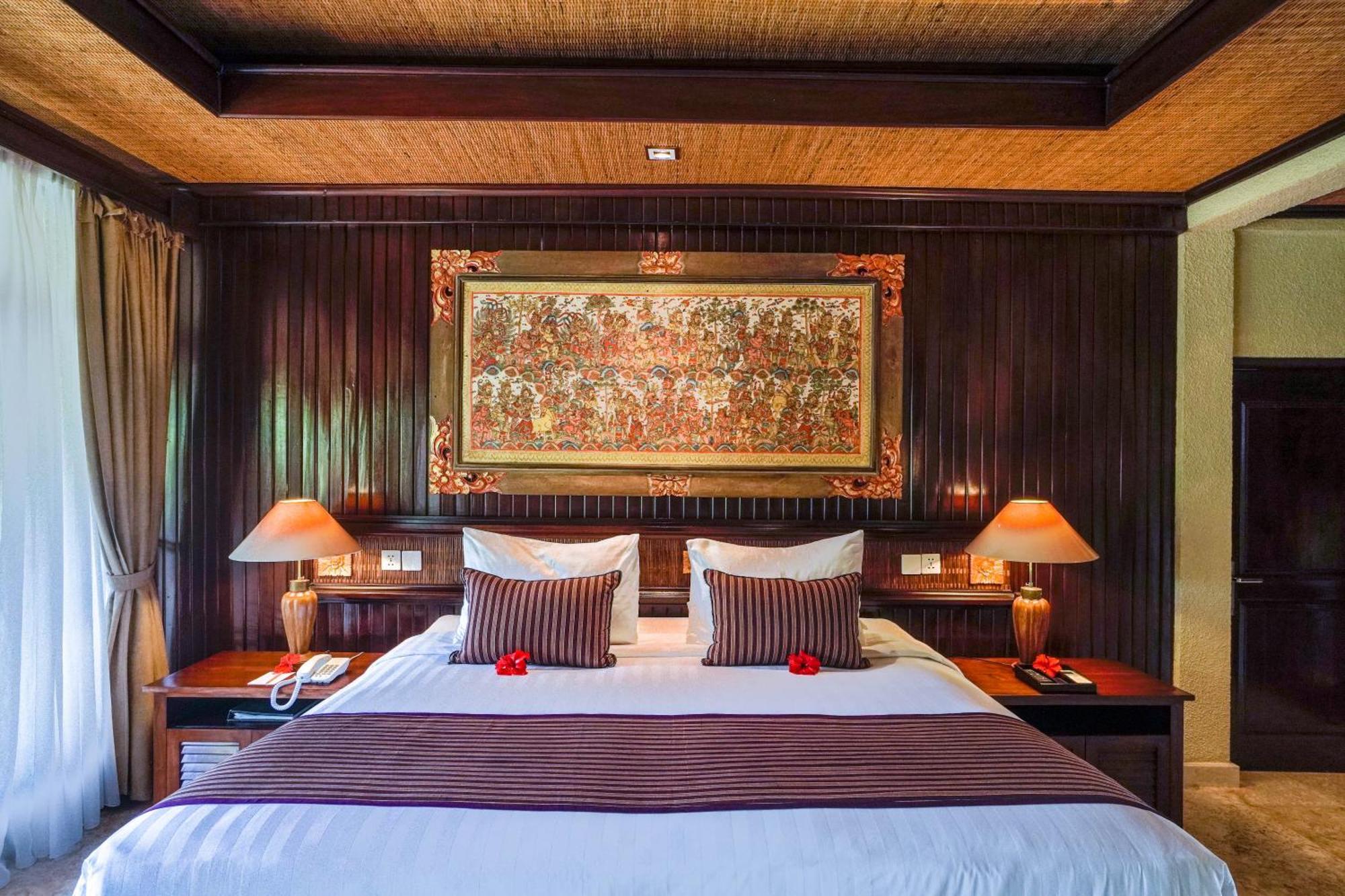 Premier Raja Room