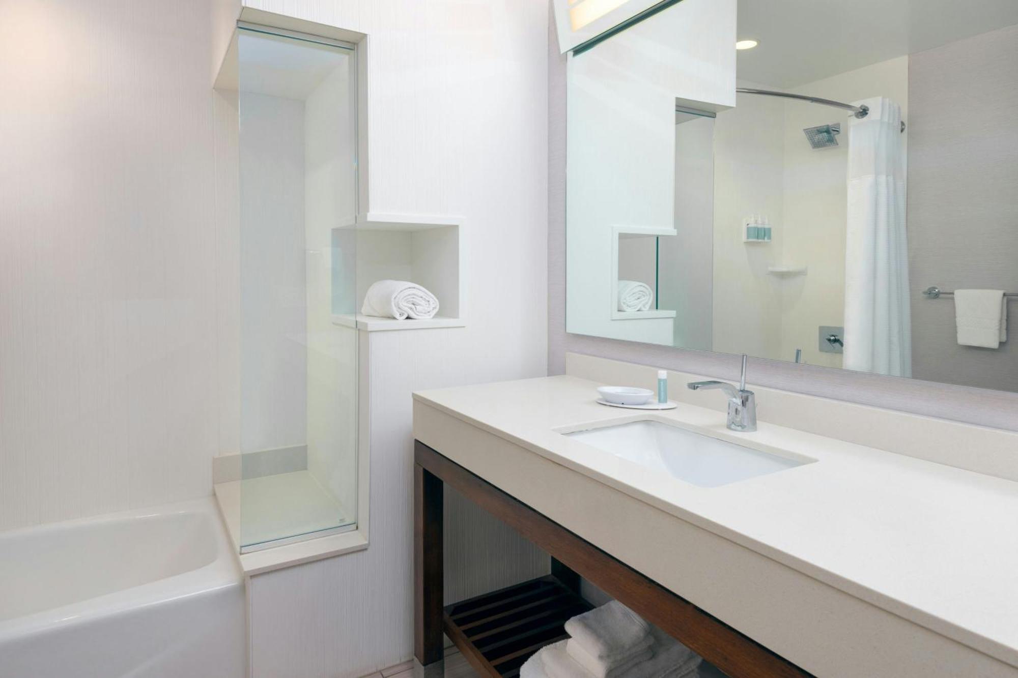 Queen Room with Two Queen Beds and Roll-in Shower - Mobility Accessible,1643177362:JPEG