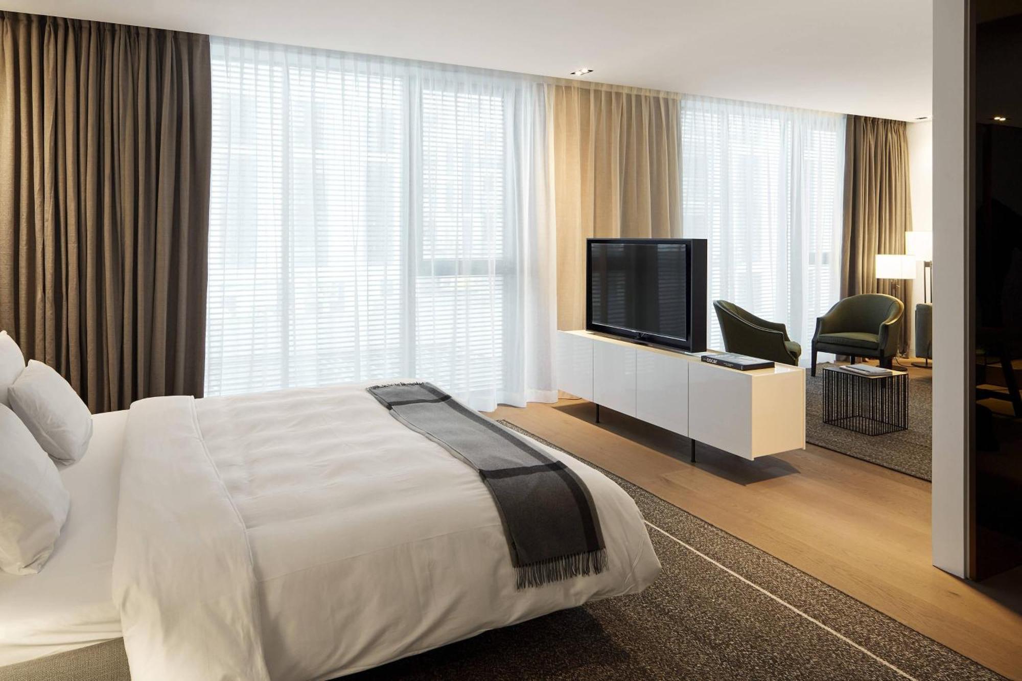 Deluxe Junior Suite 1 Bedroom Junior Suite 1 King