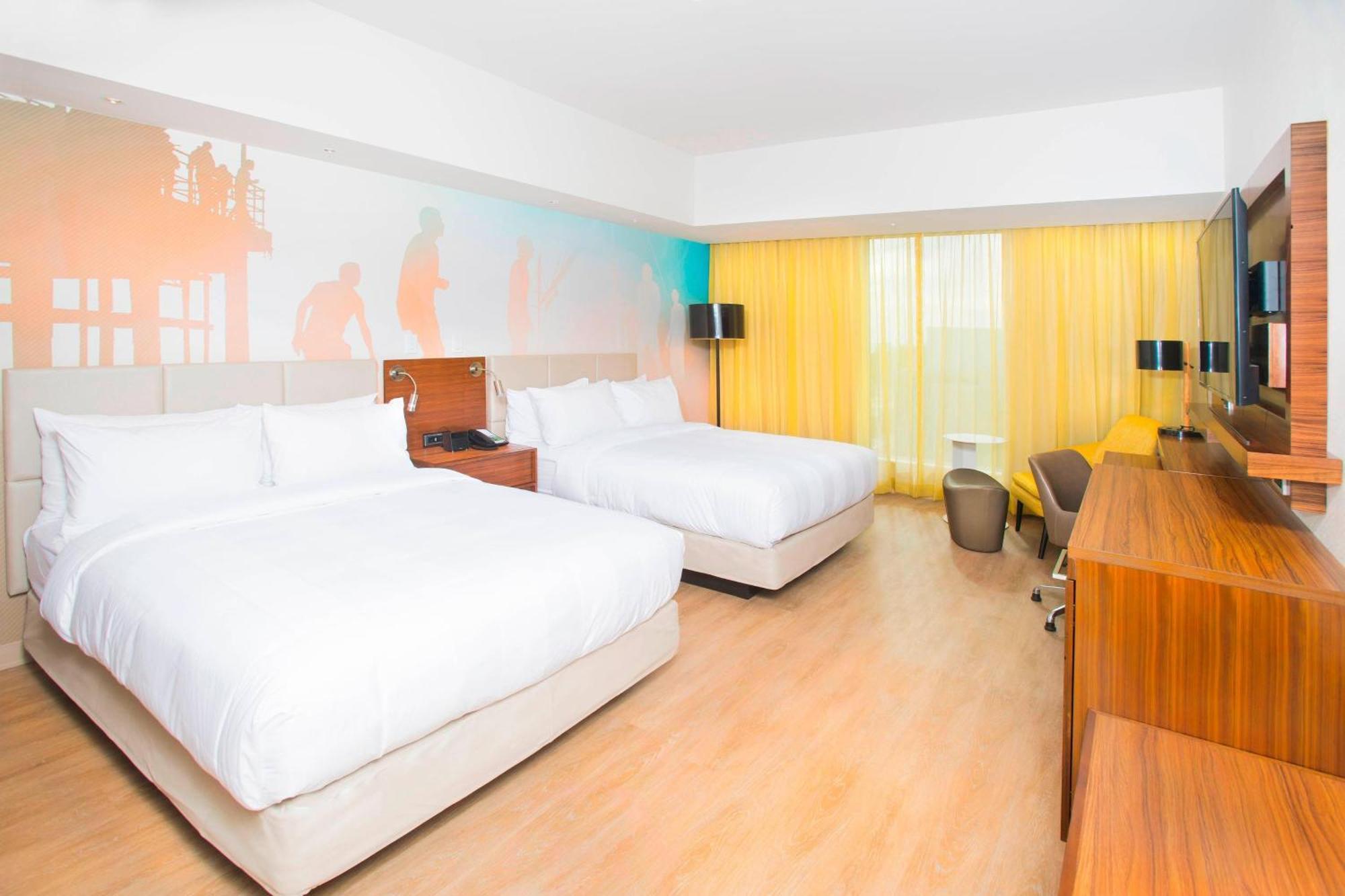 Queen Room Two Queen Beds Bathtub Mobility Access or Hearing Accessible,1643188475:JPEG