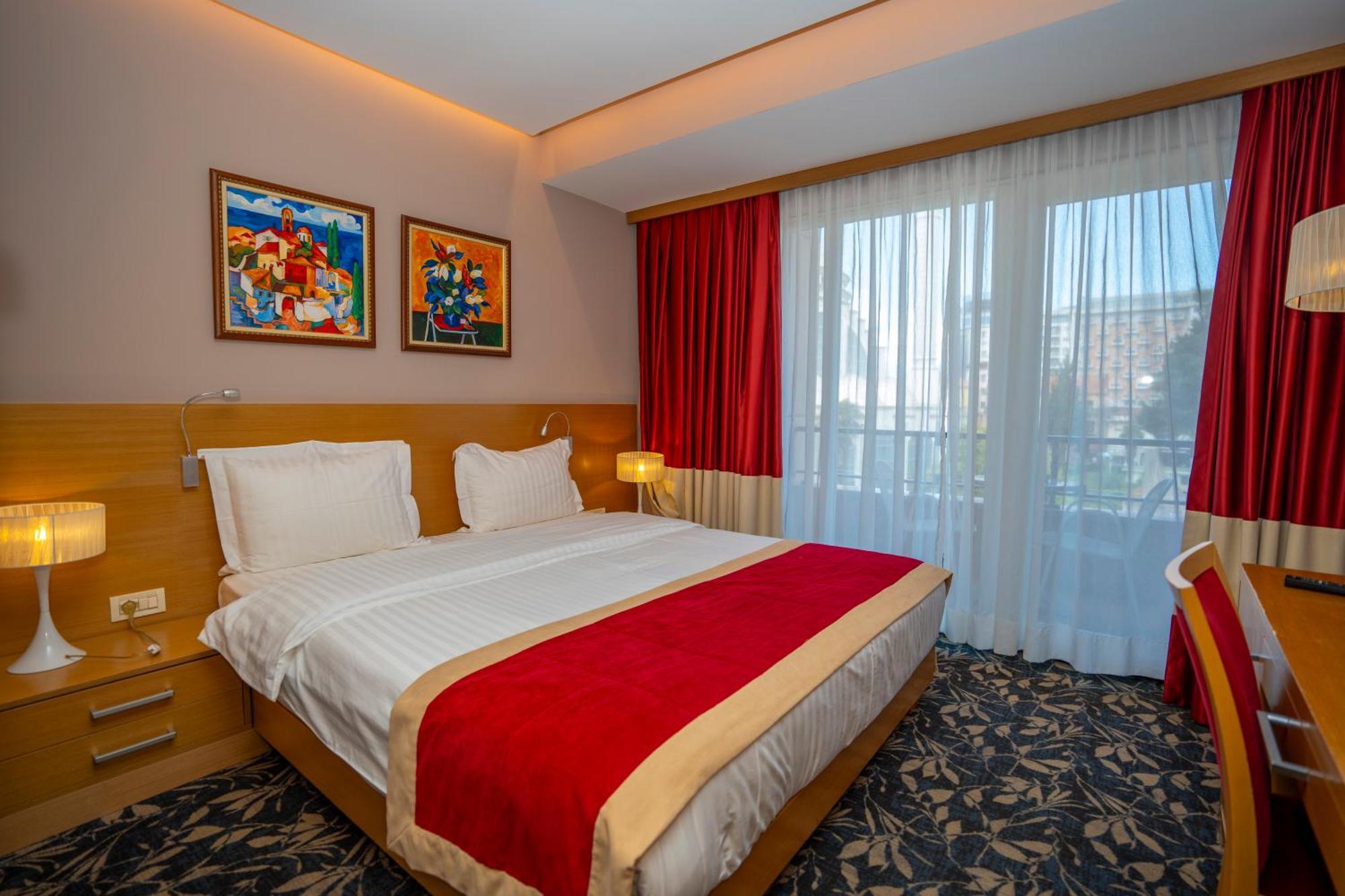 Double Room,1643769127:JPEG