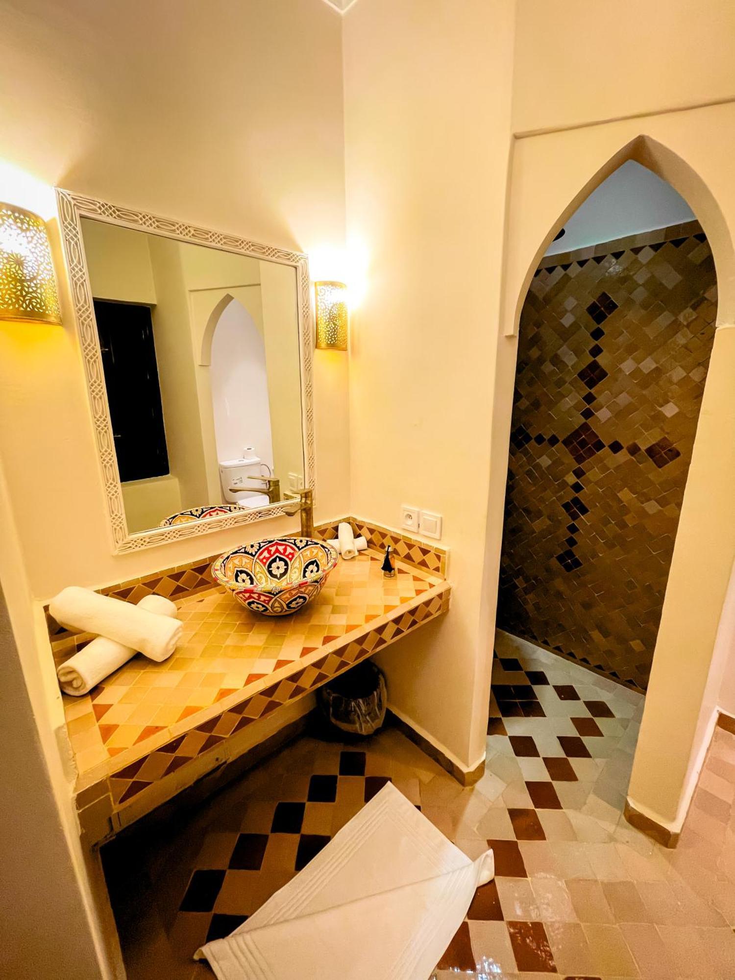 Deluxe Queen Room,1644871683:JPEG