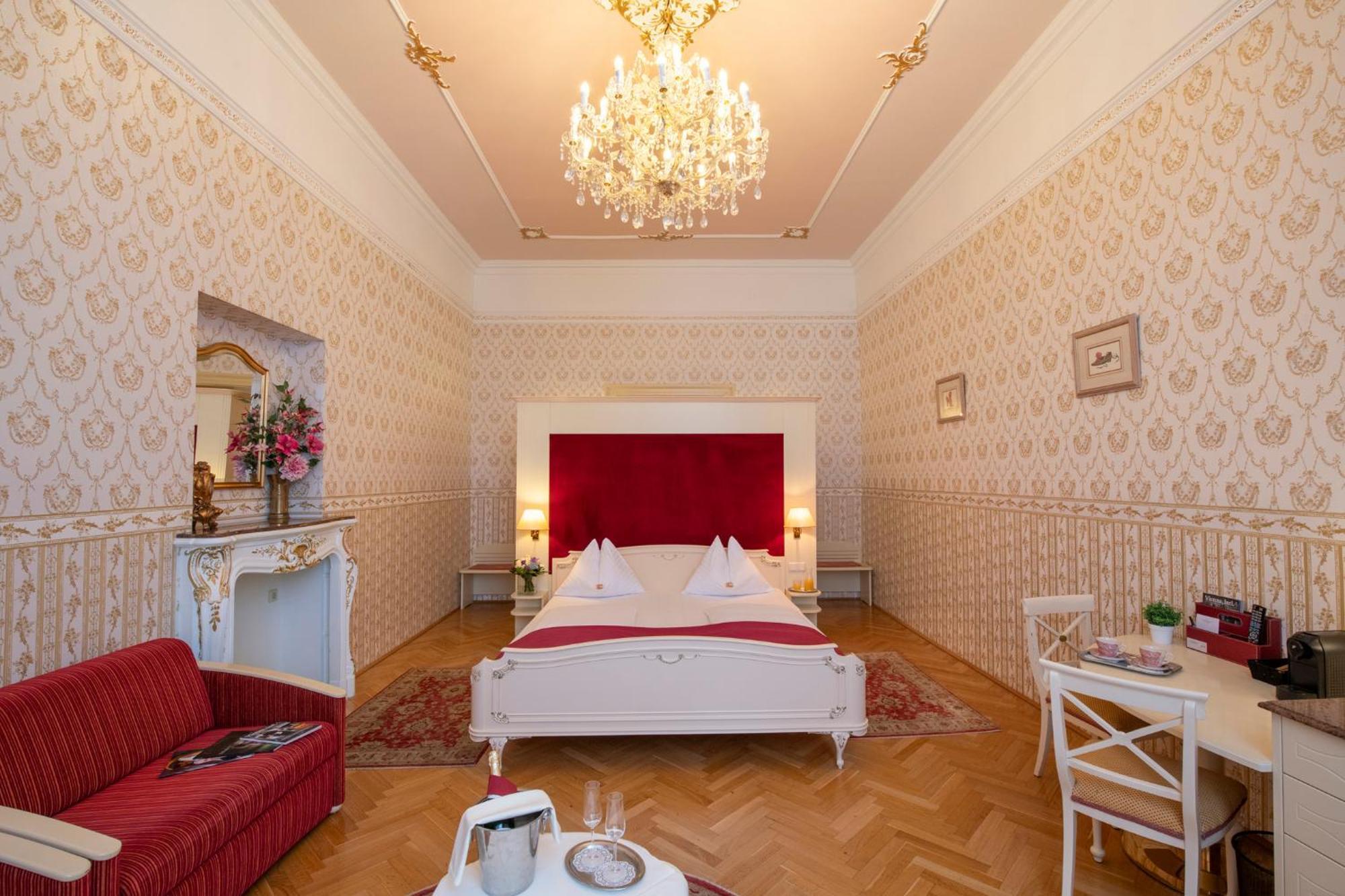 Deluxe Suite,1646332560:JPEG