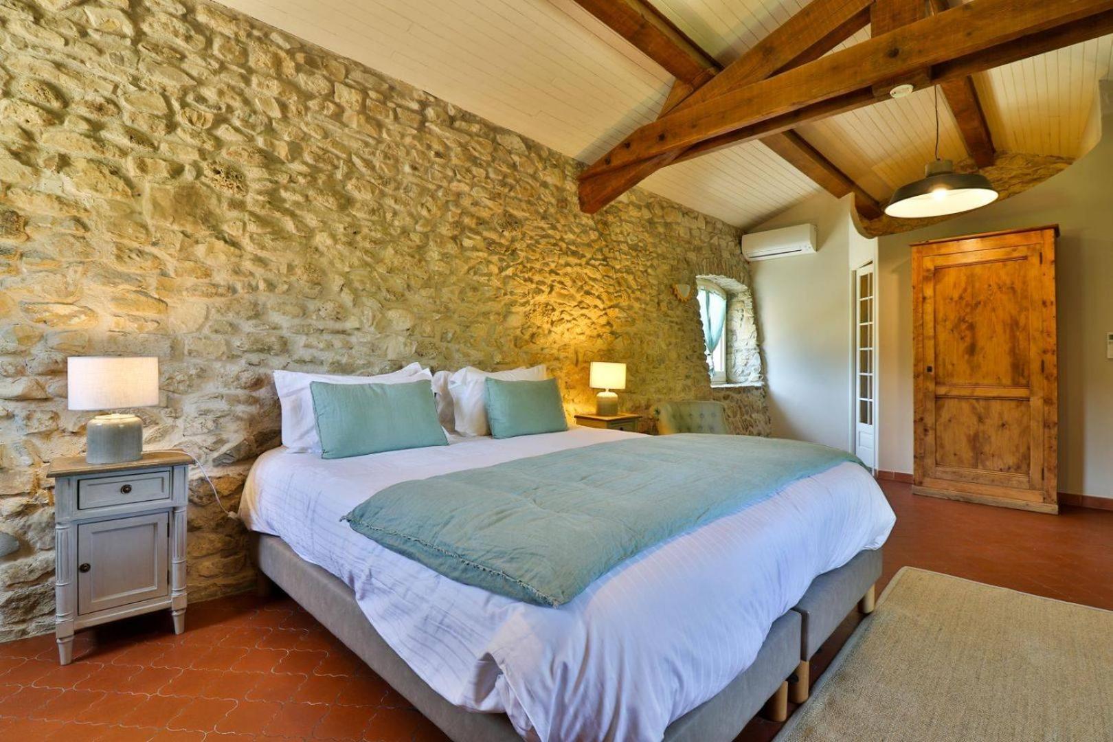 Triple Room,1646355248:JPEG