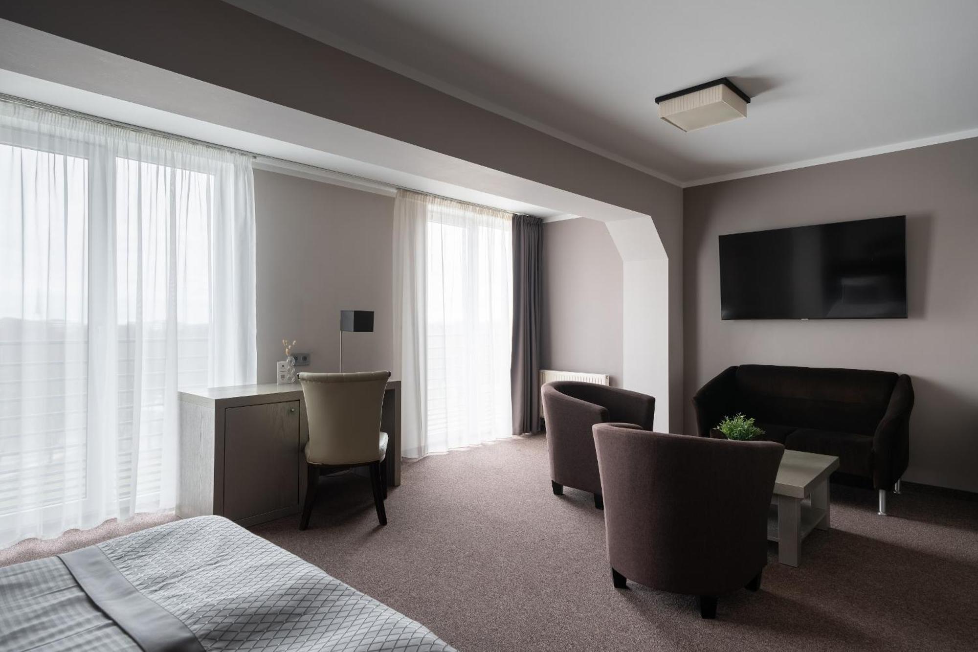 Superior Double Room Kitchenette,1646888928:JPEG