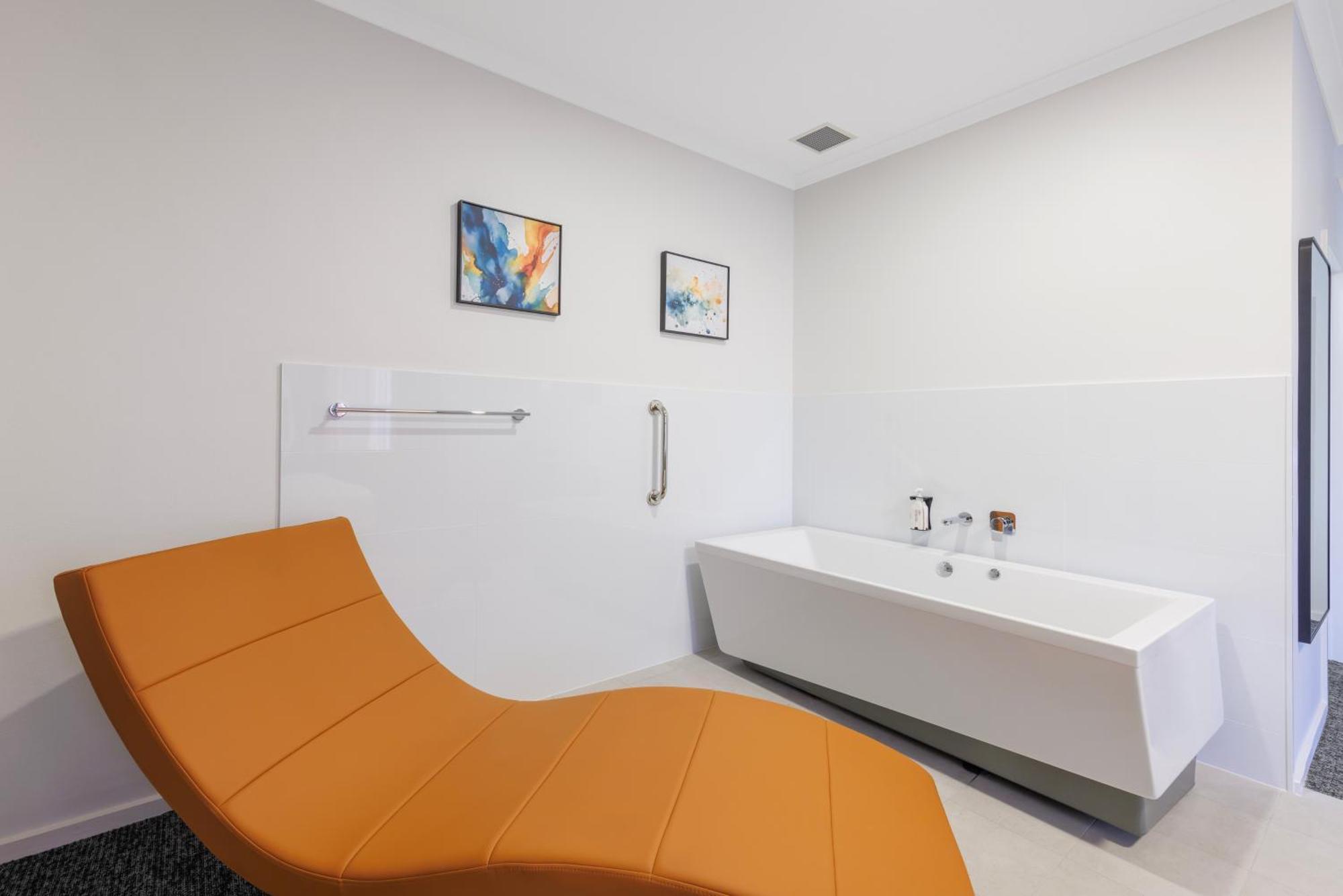 Executive King Room Spa Bath