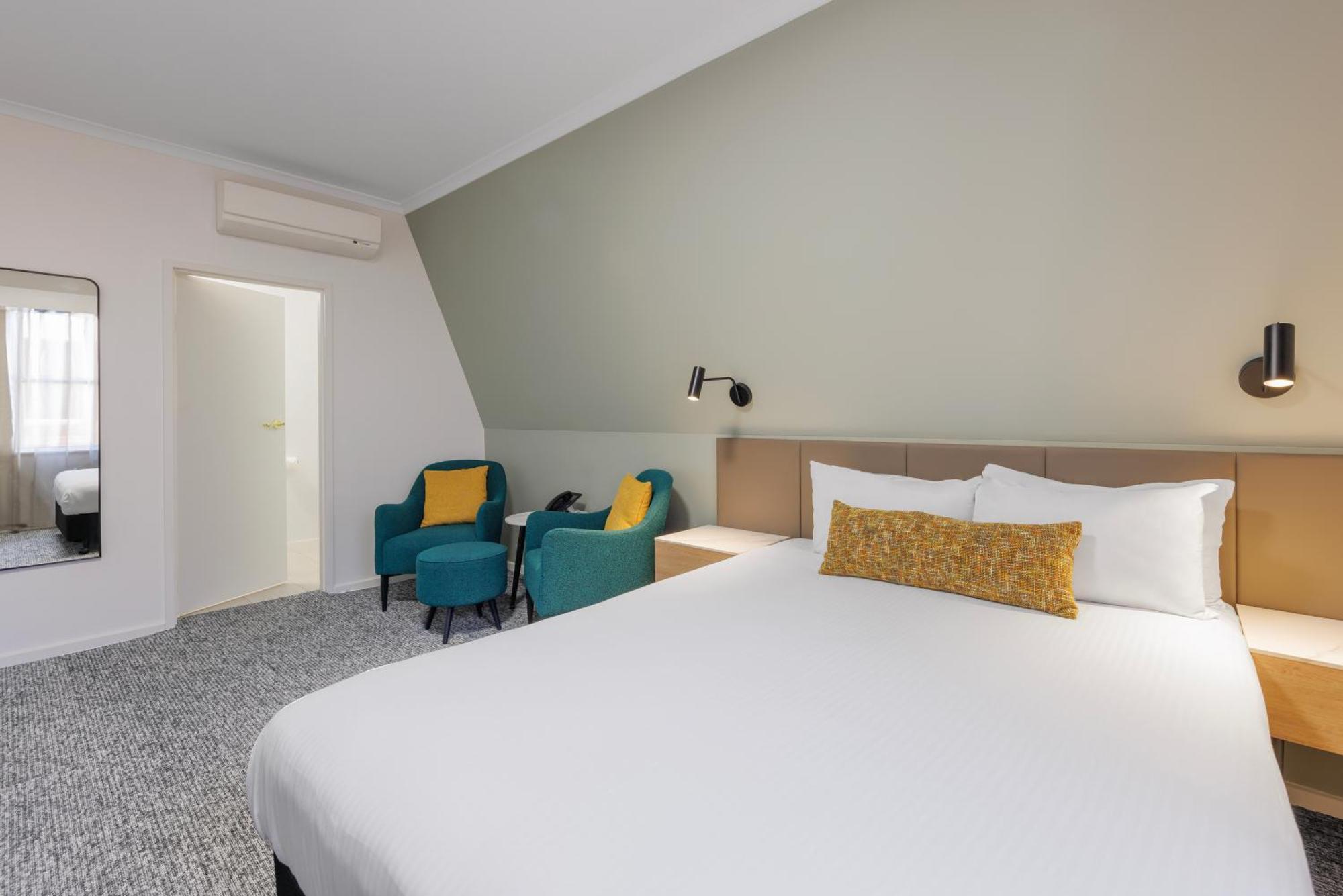 Deluxe Queen Room