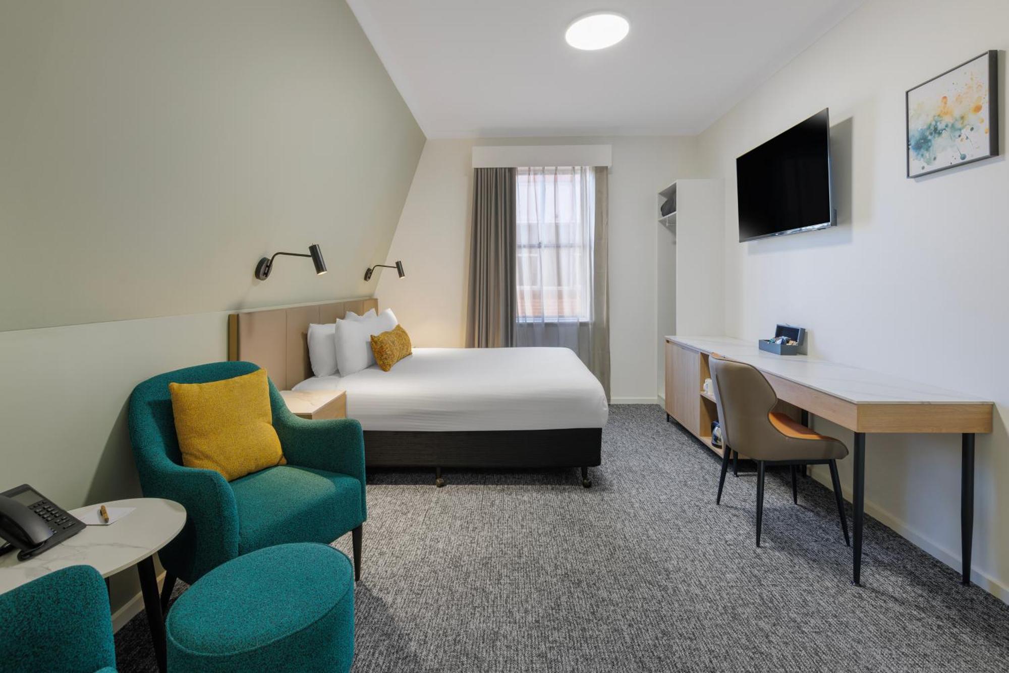 Deluxe Queen Room