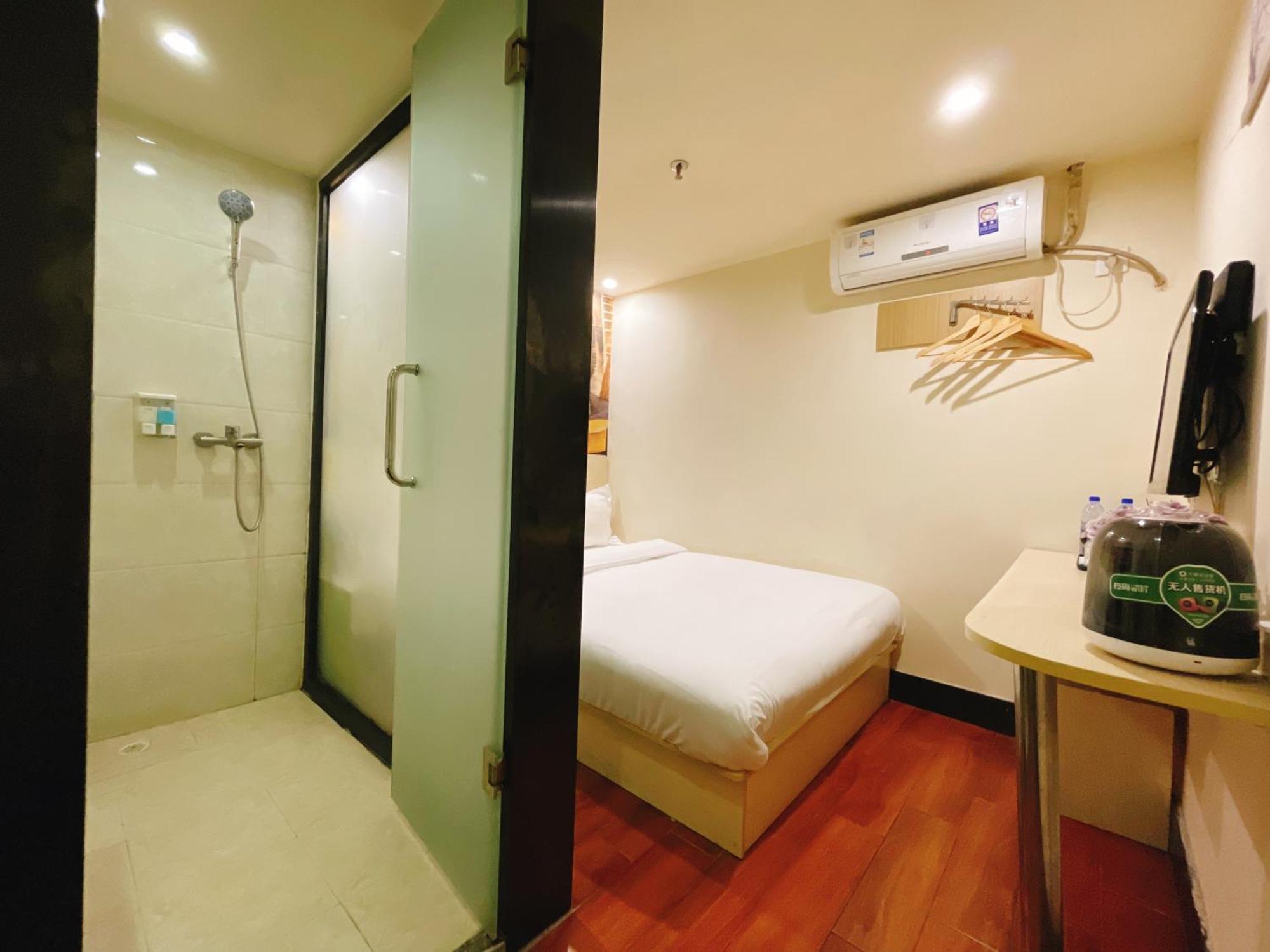 Comfort Queen Room