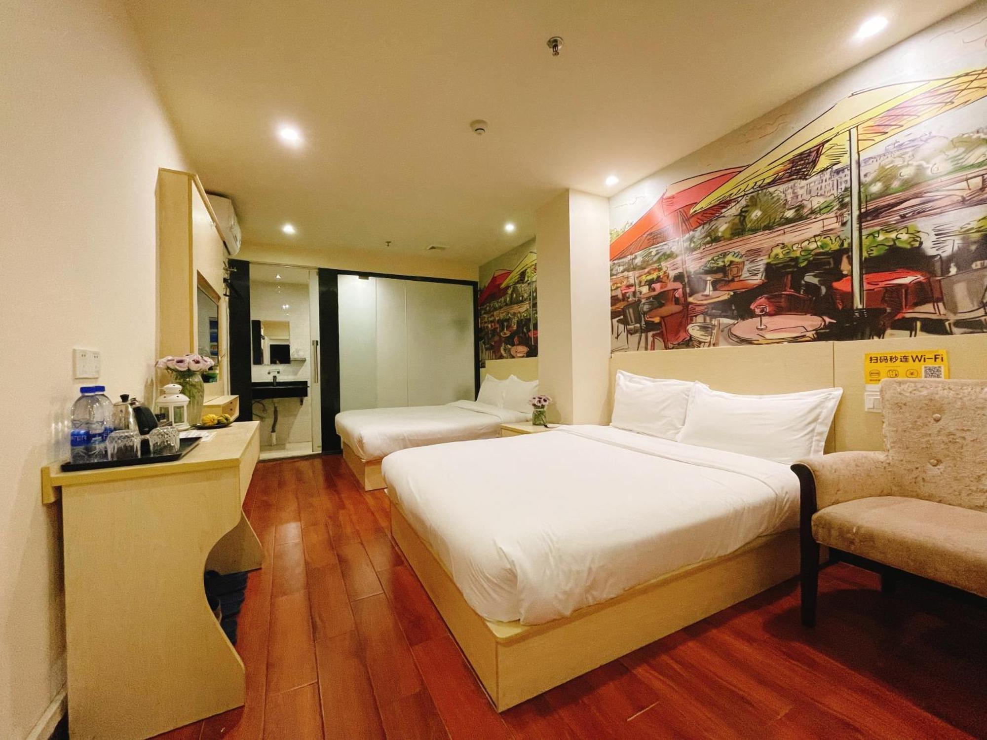 Deluxe Family Room