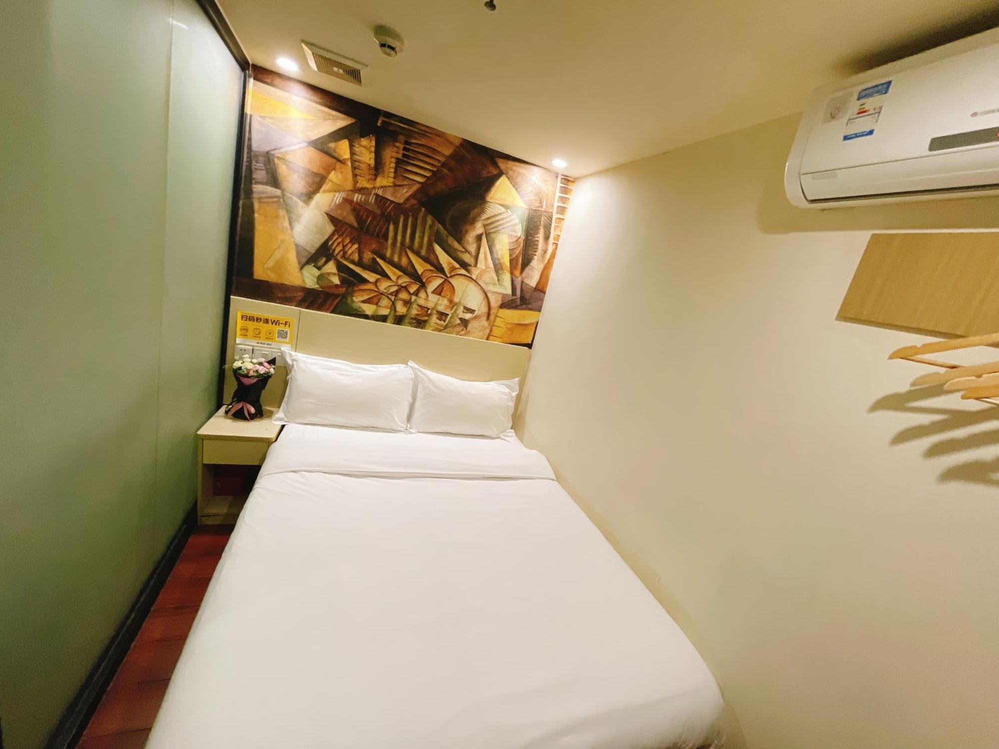Comfort Queen Room