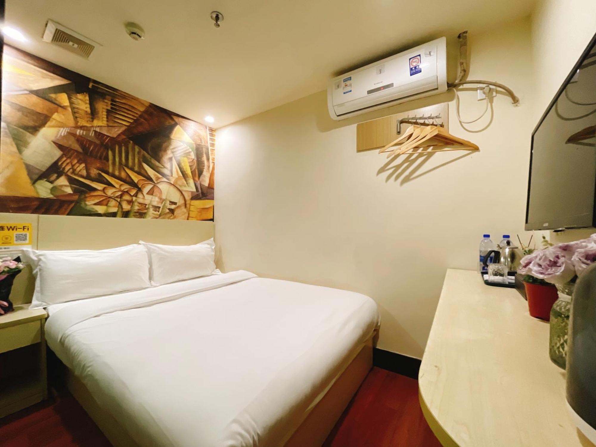 Comfort Queen Room