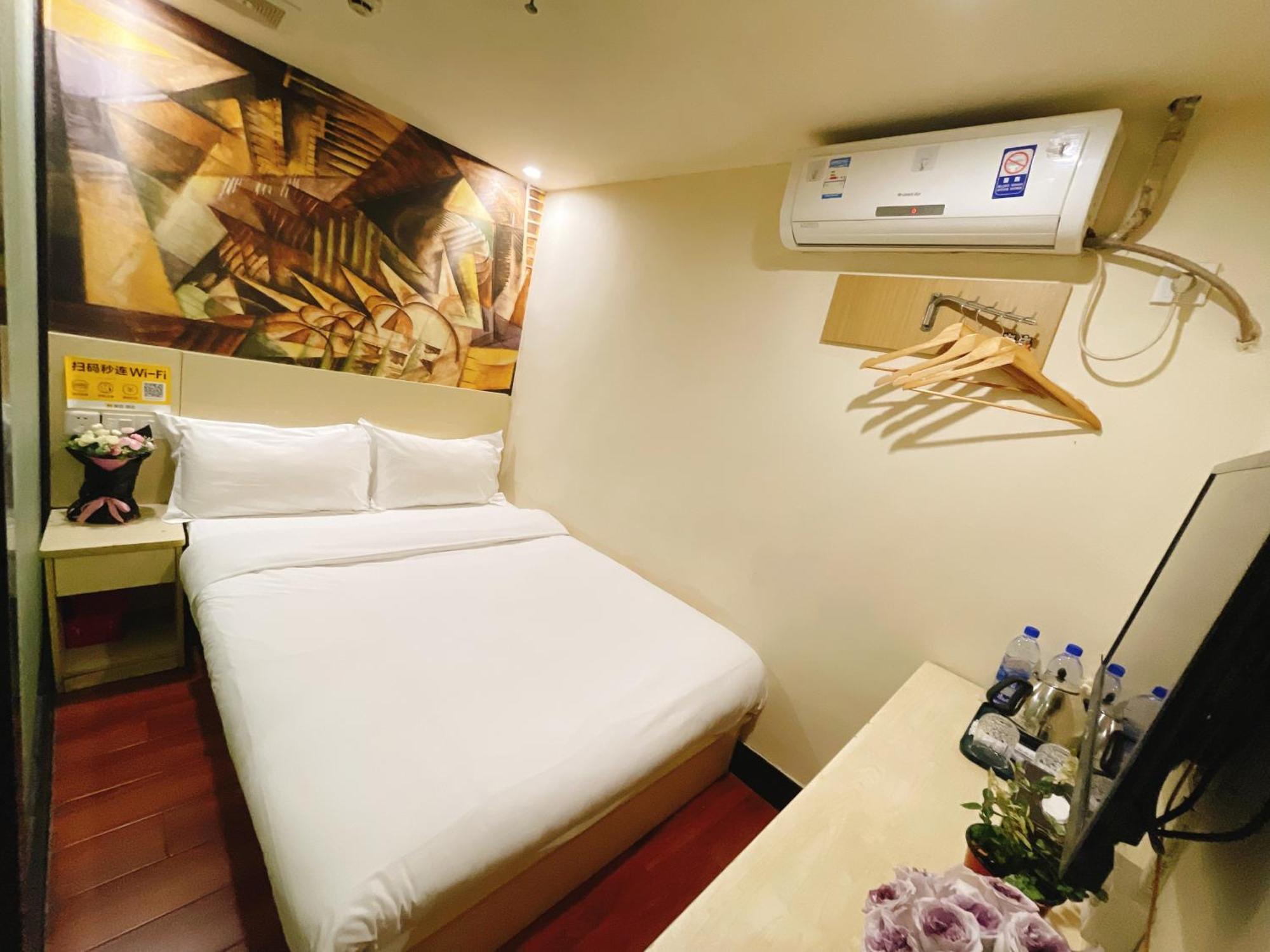 Comfort Queen Room
