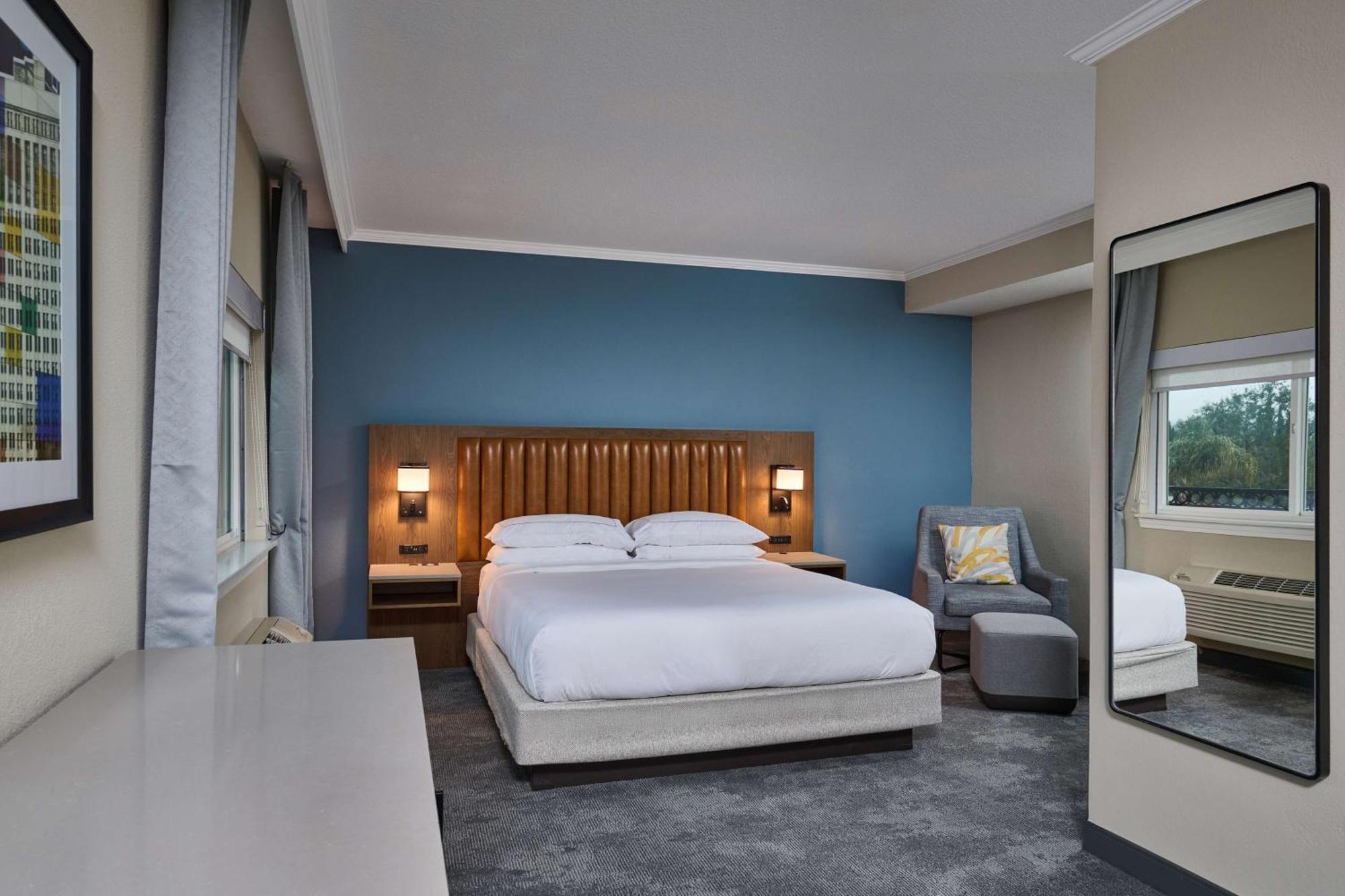 Deluxe King Room Balcony Mountain View,1649912422:JPEG