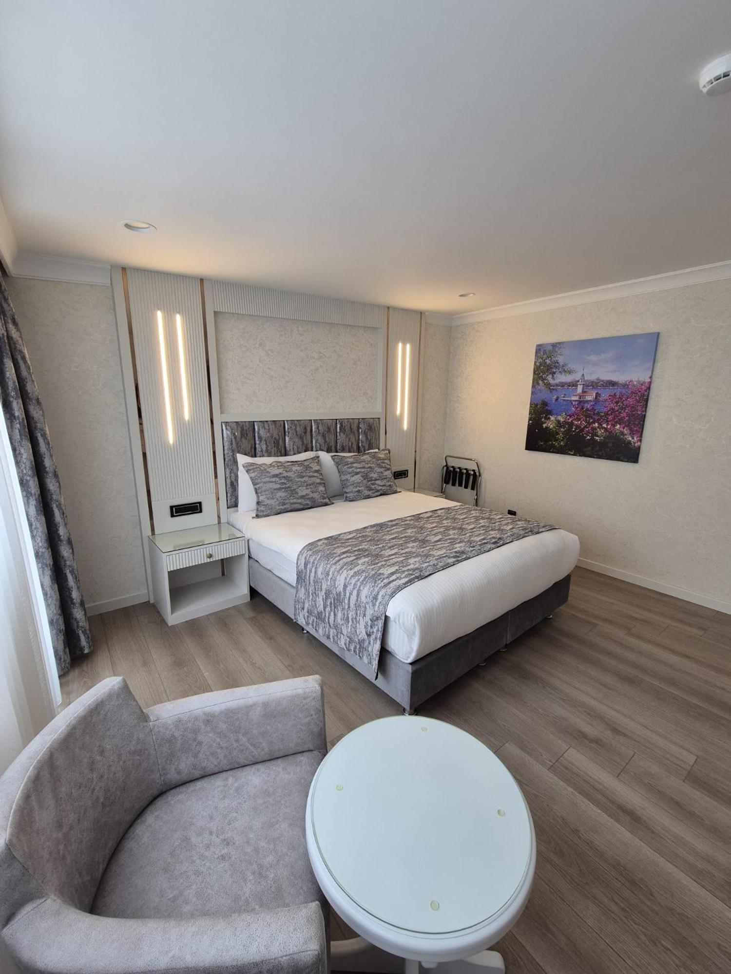 Suite Balcony,1656188145:JPEG