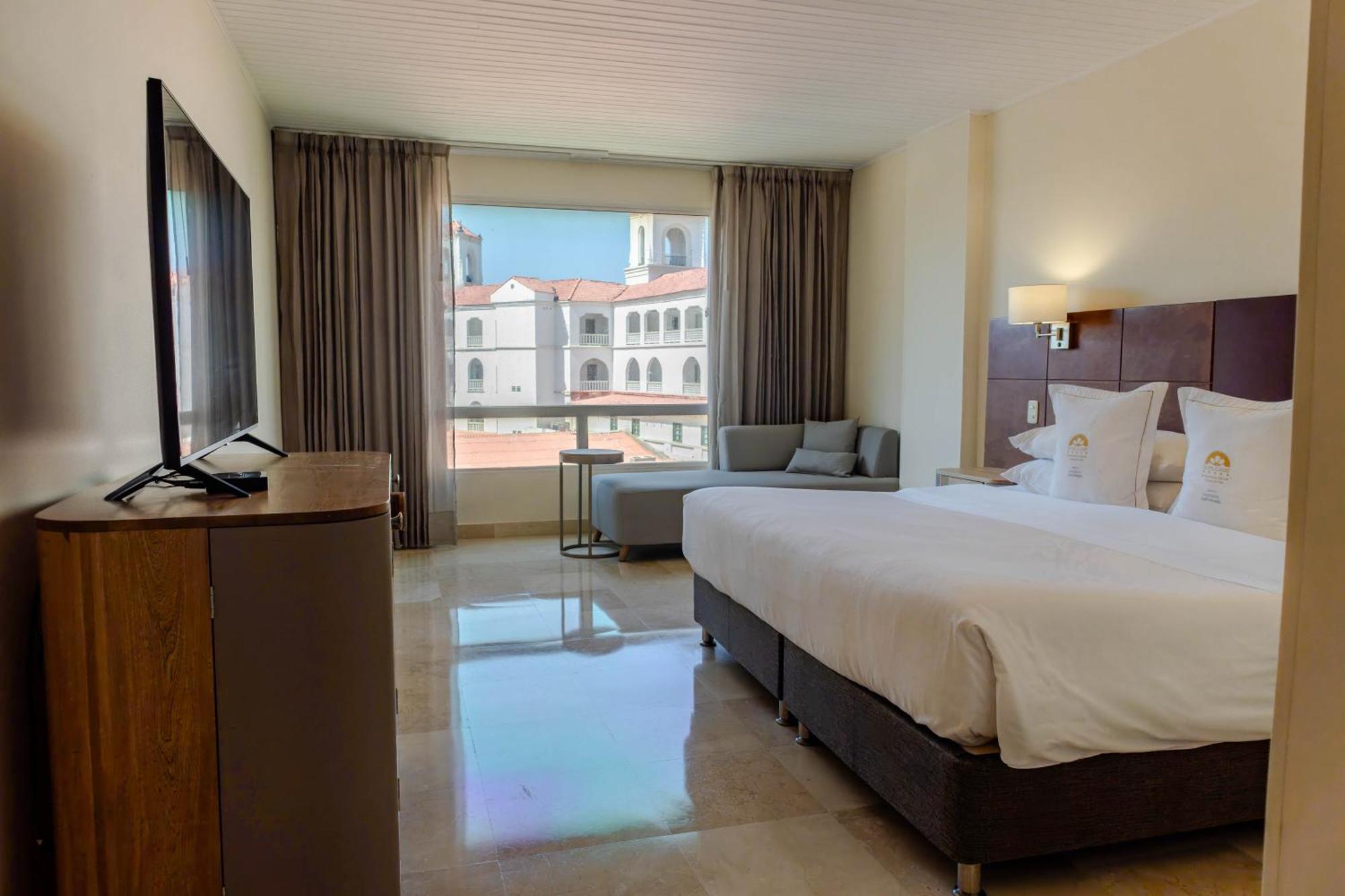 1 King Bed