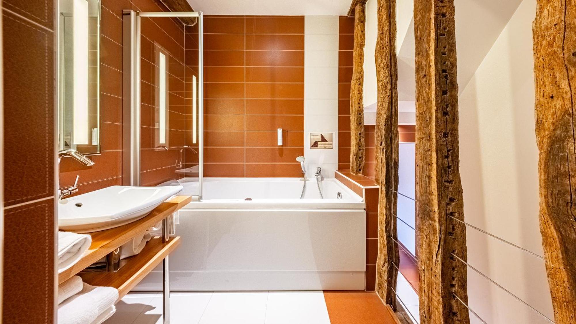 Triple Room,1658756251:JPEG