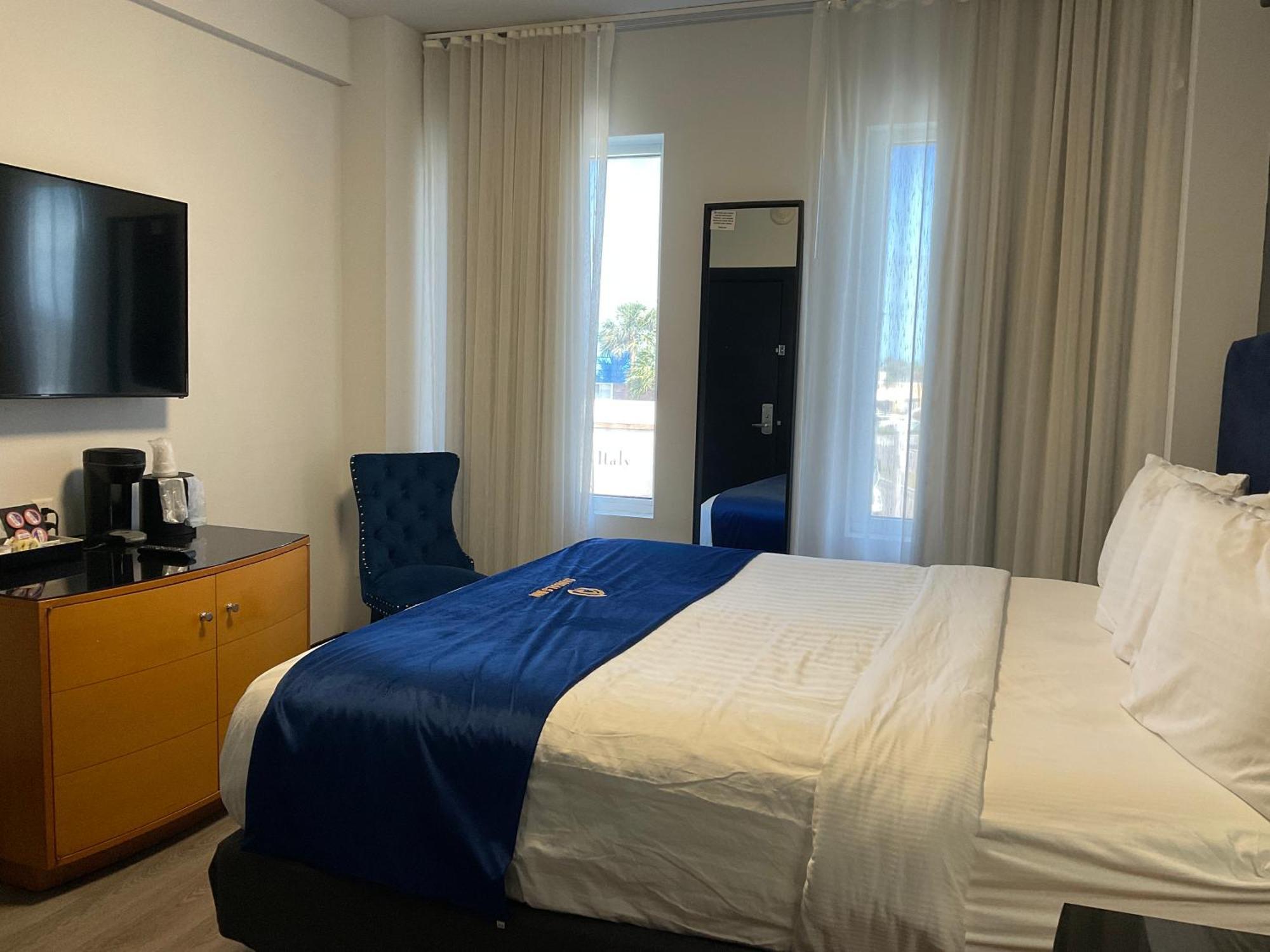 King Room,1658795801:JPEG