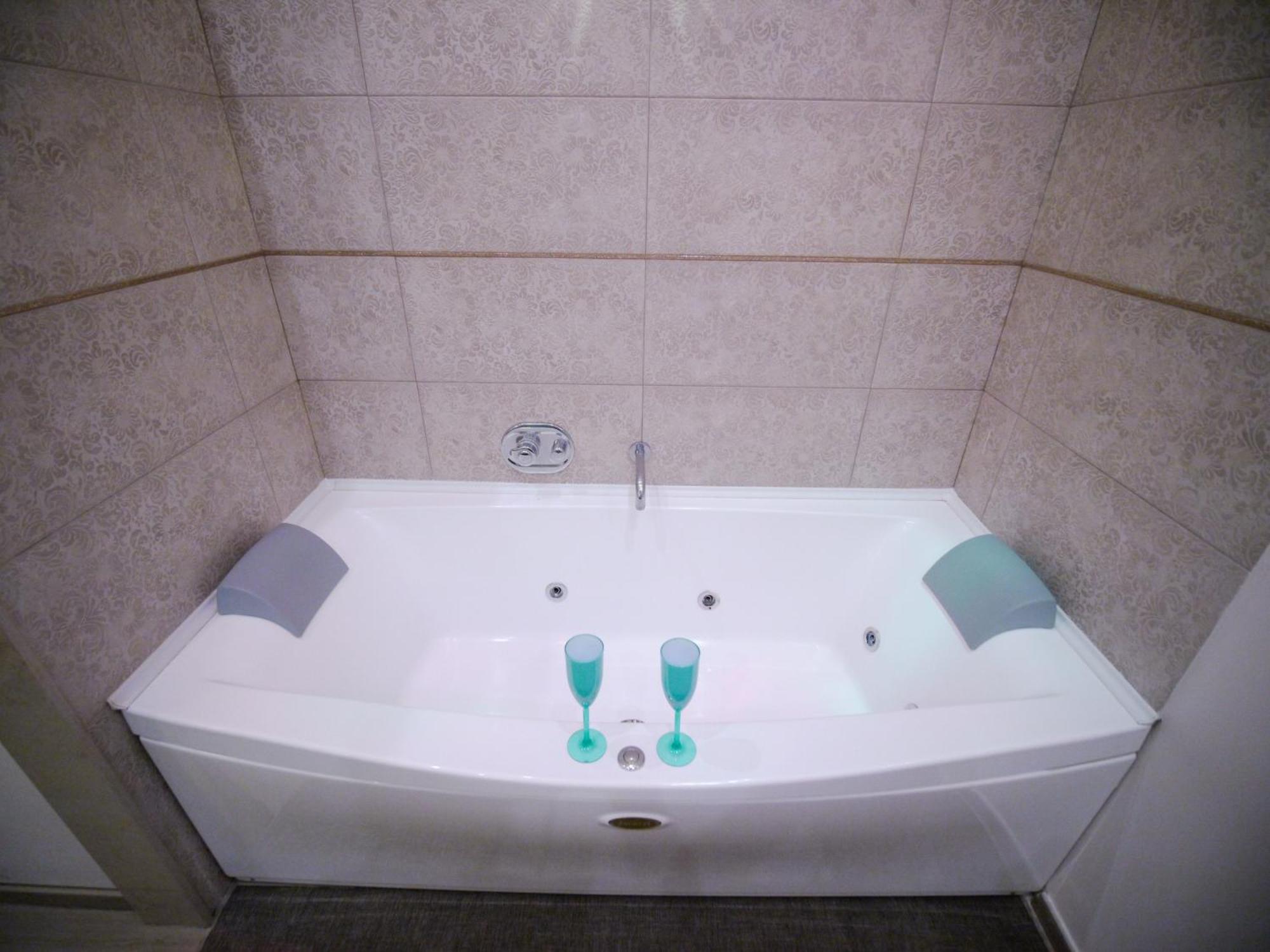 Deluxe Double Room Bath