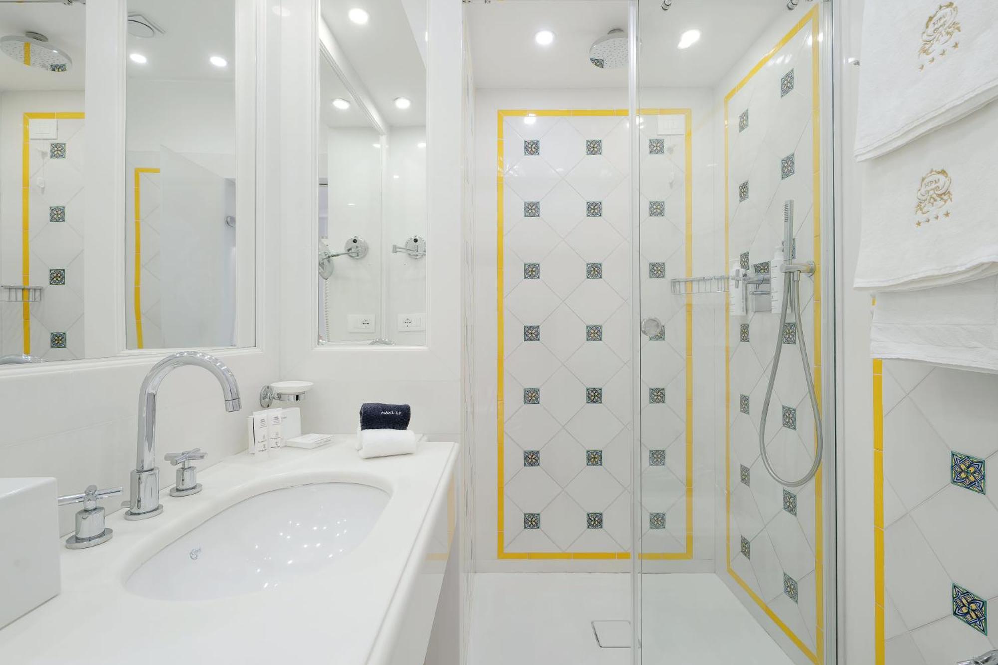 Double or Twin Room Garden View