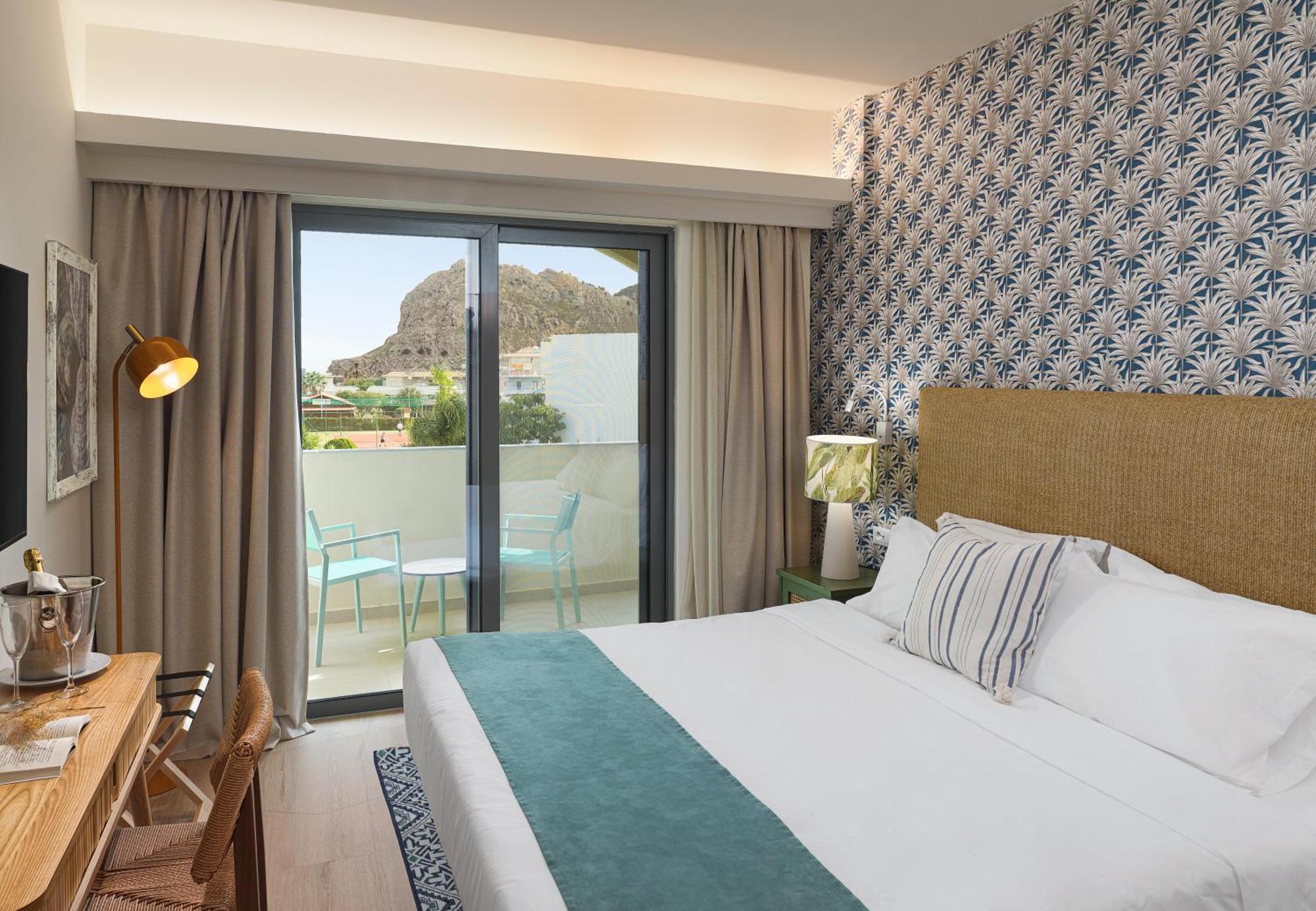 Deluxe Double or Twin Room Pool View,1662981500:JPEG