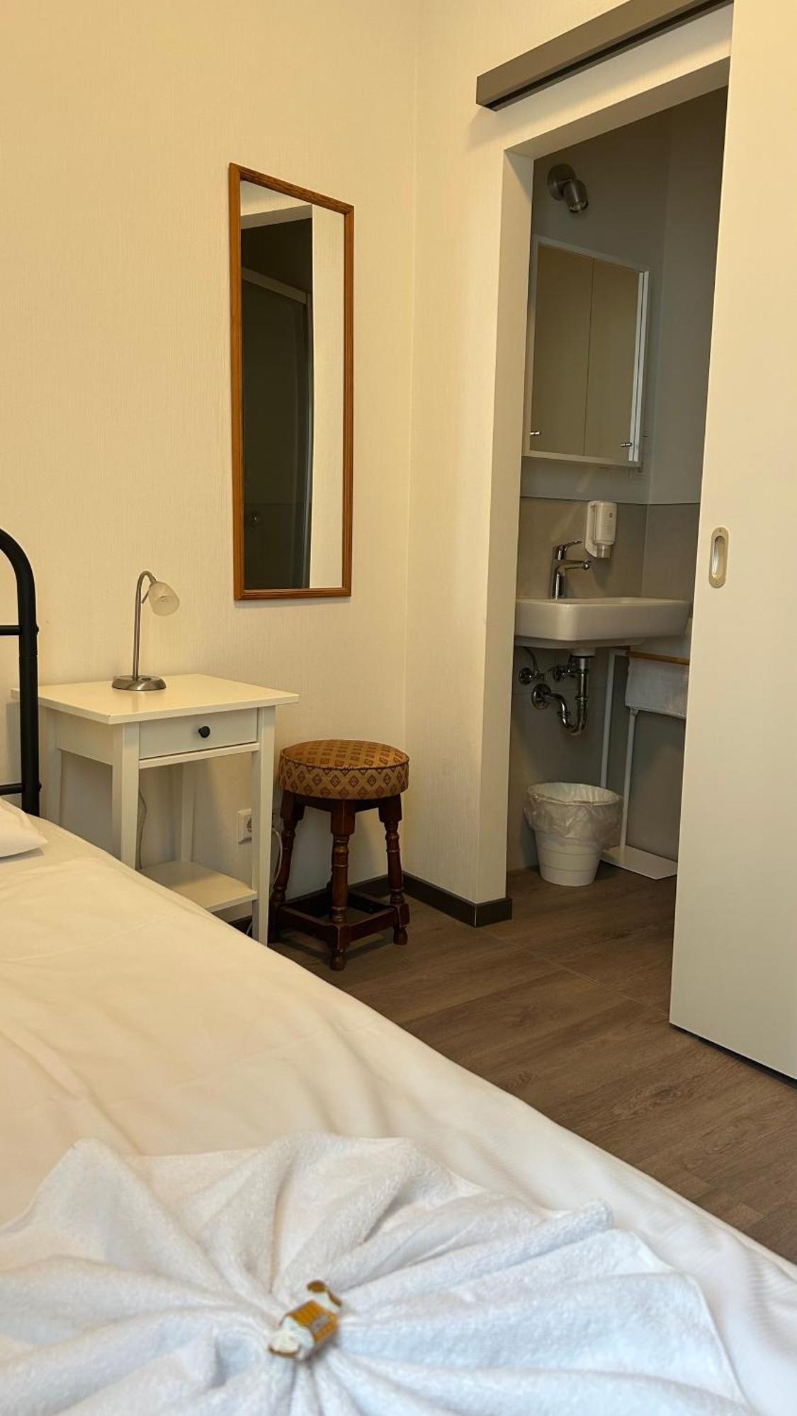 Single Room,1663740000:JPEG