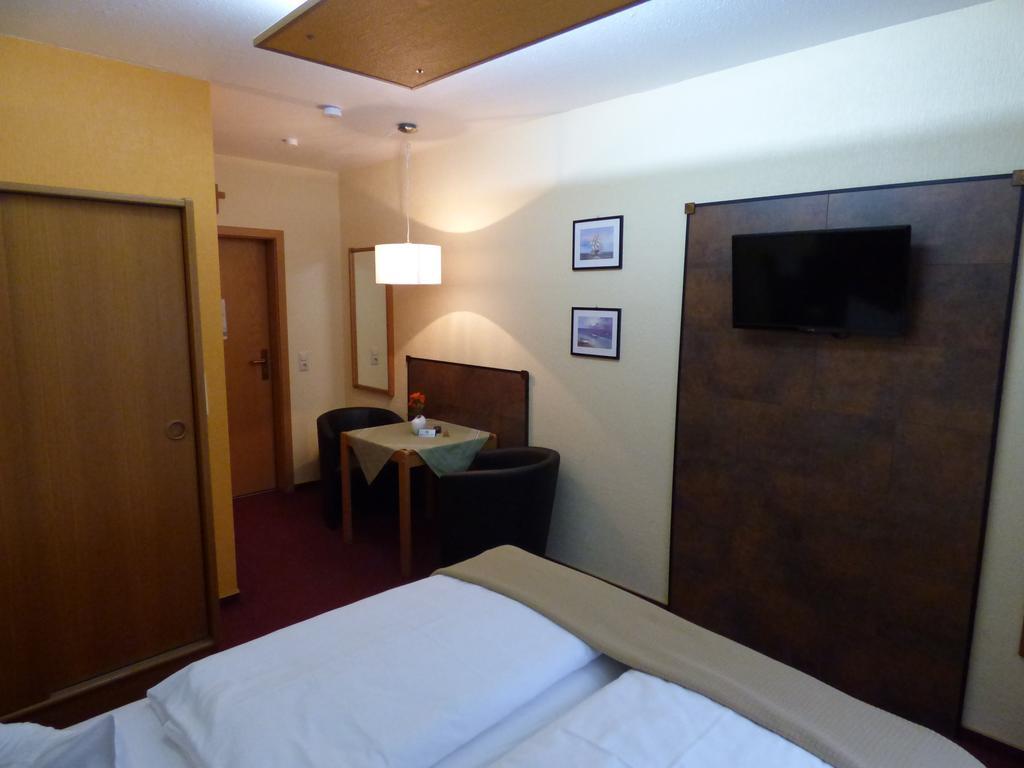Single Room,1096721082:JPEG