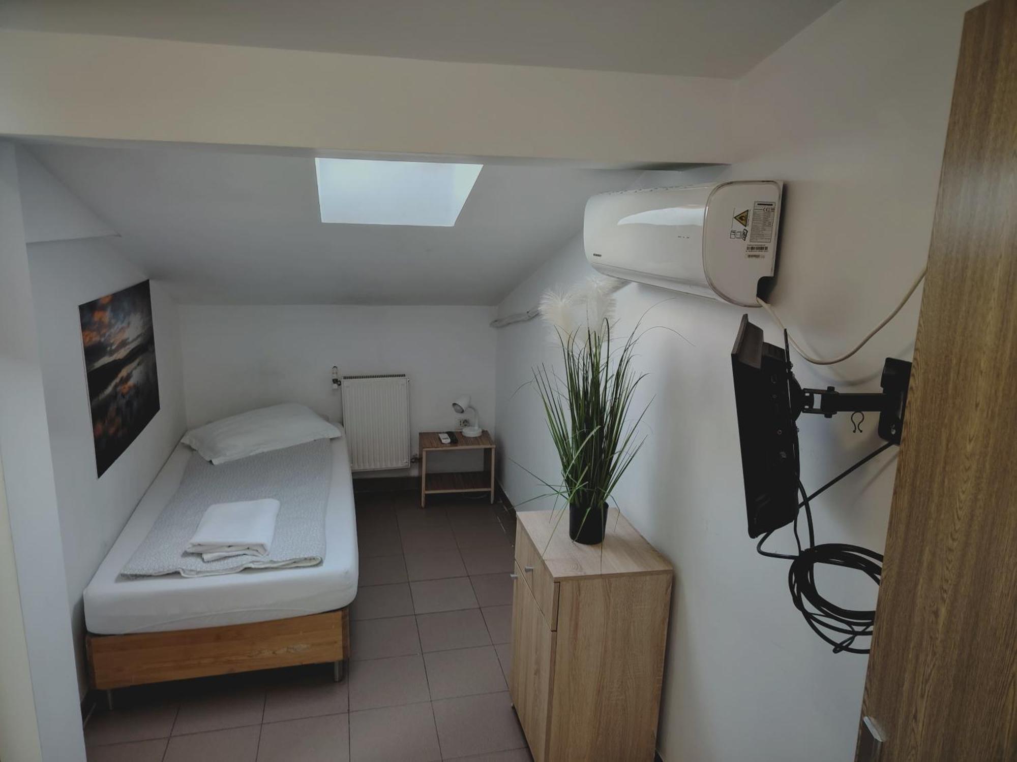 Budget Single Room
