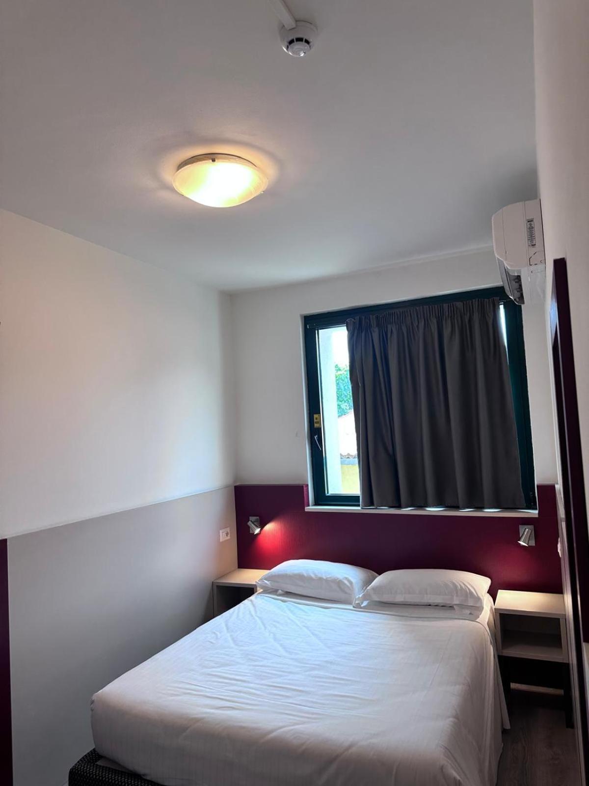 Small Double Room French Bed