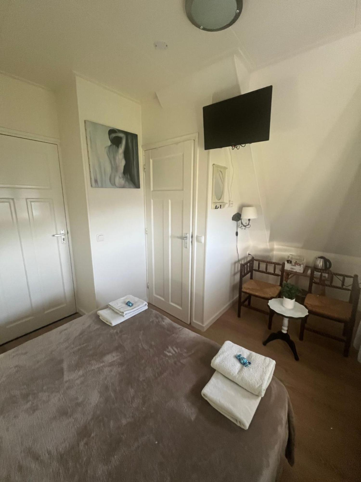 Double Room Private Bathroom