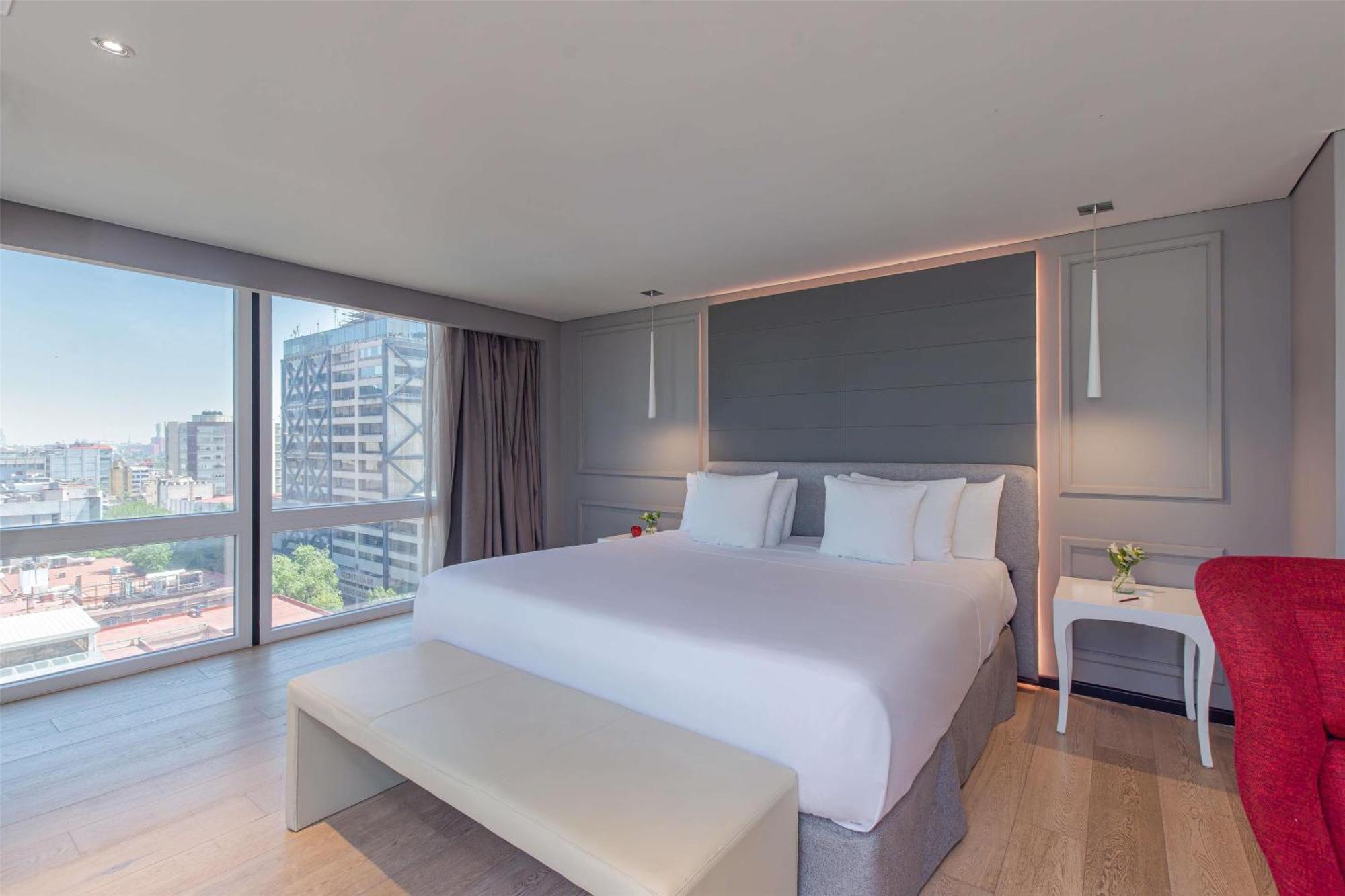Junior Suite Corner View with Extra Bed (2 AD +  1 CH),1670698870:JPEG