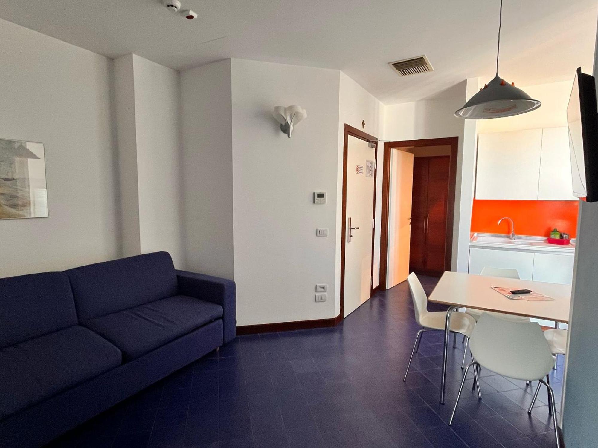 One-Bedroom Apartment Balcony,1672607332:JPEG
