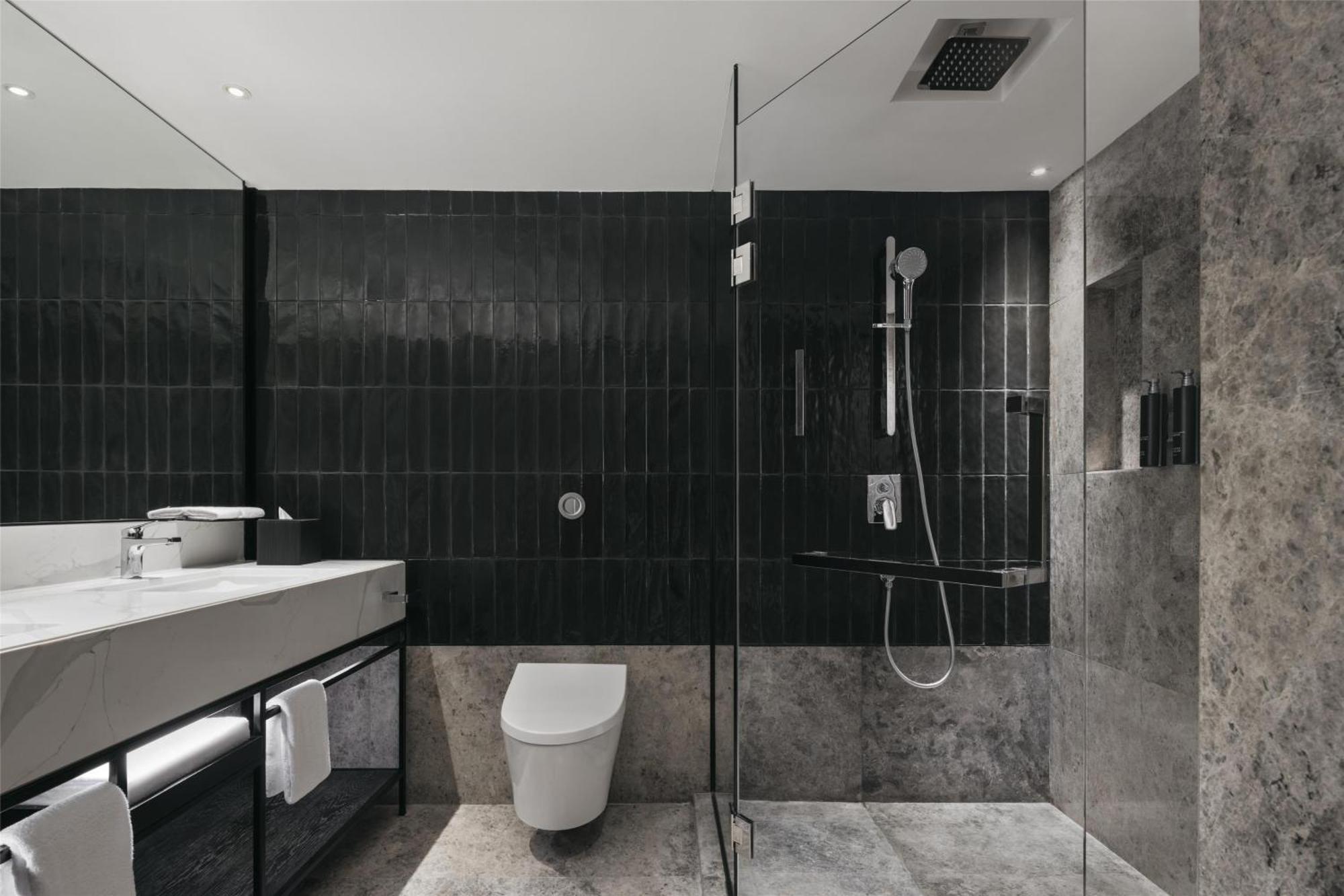Deluxe King Room High Floor City View