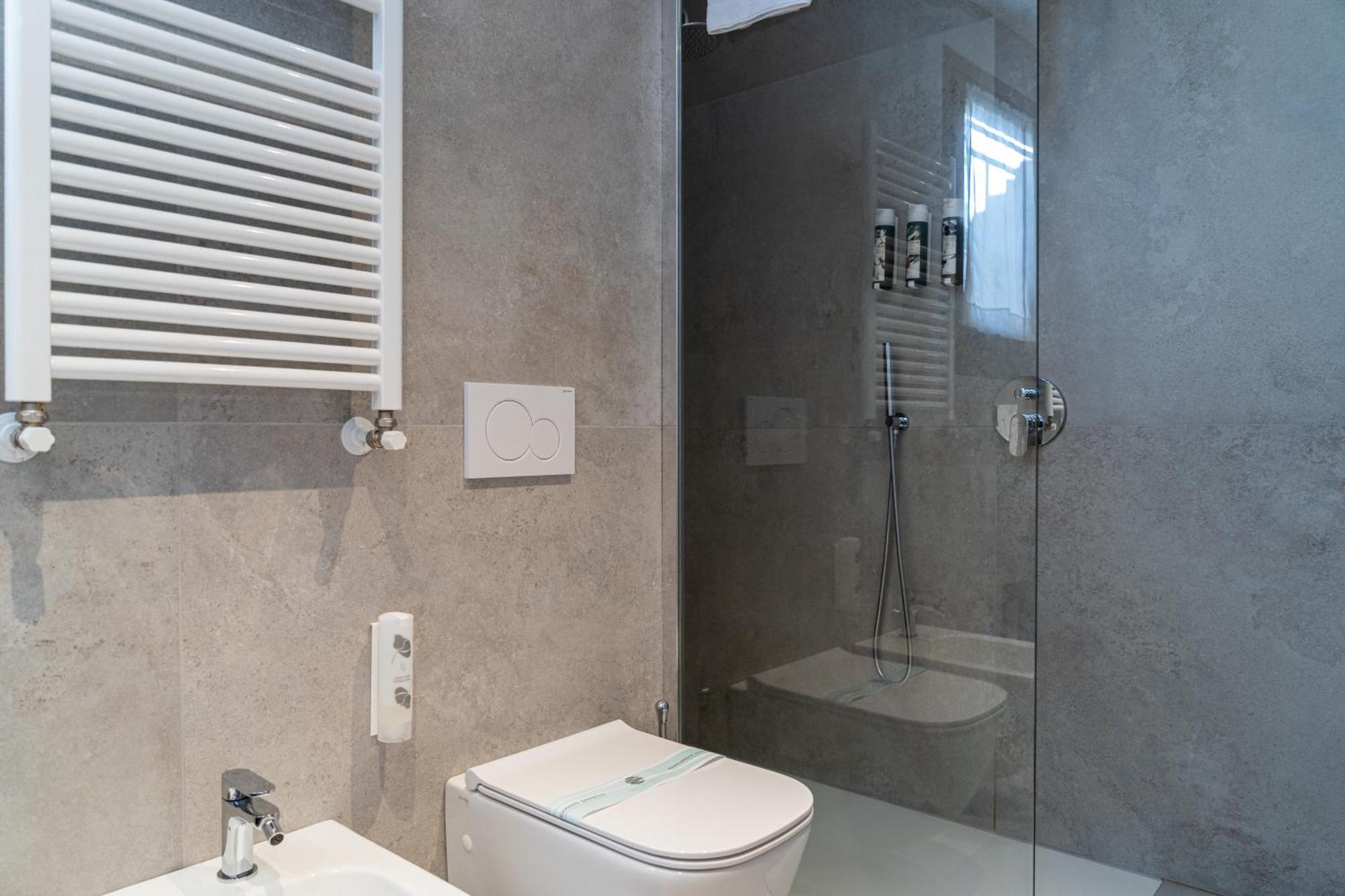 Double or Twin Room Lake View