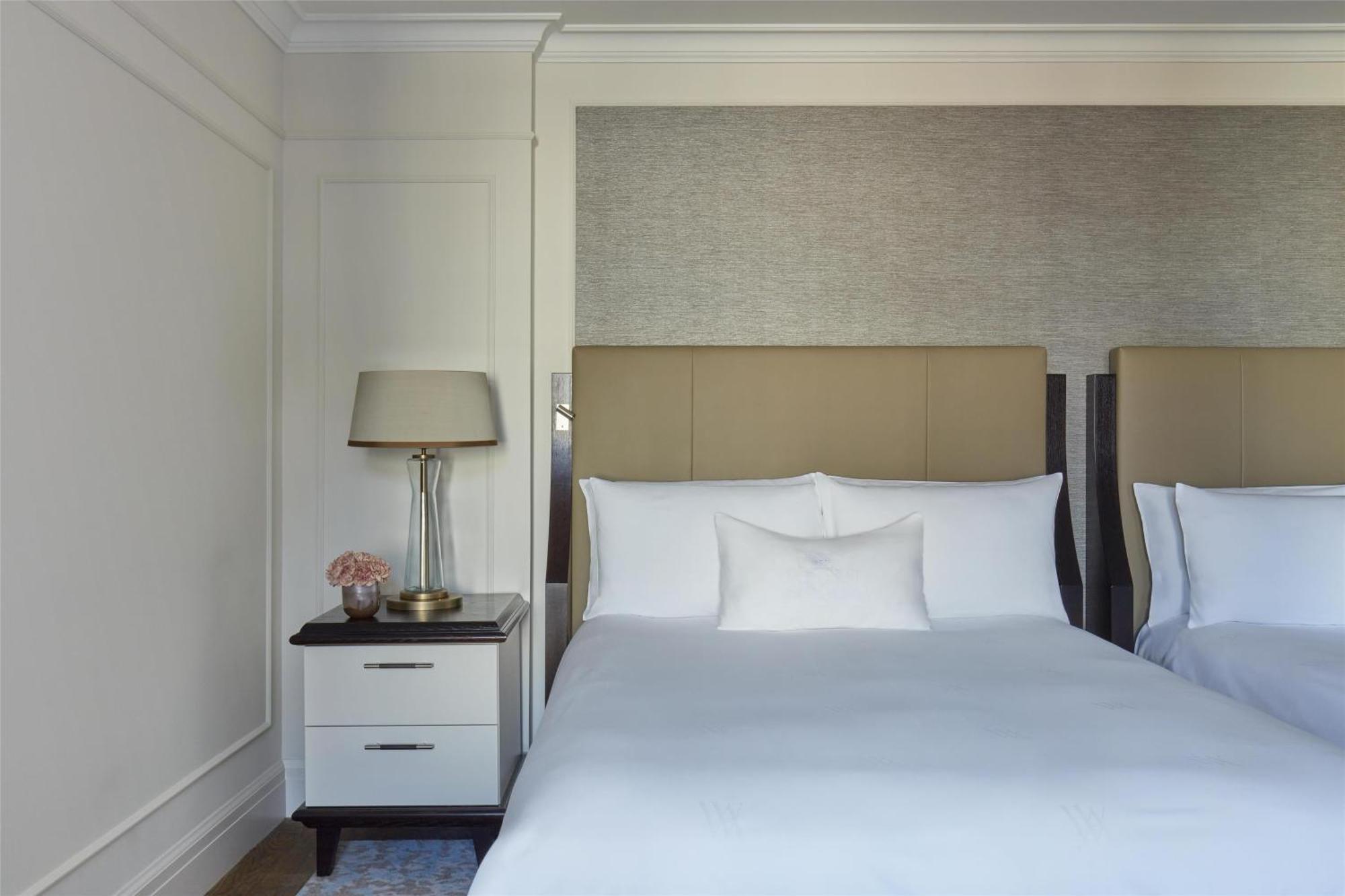 Grand Premier Twin Room Canal View