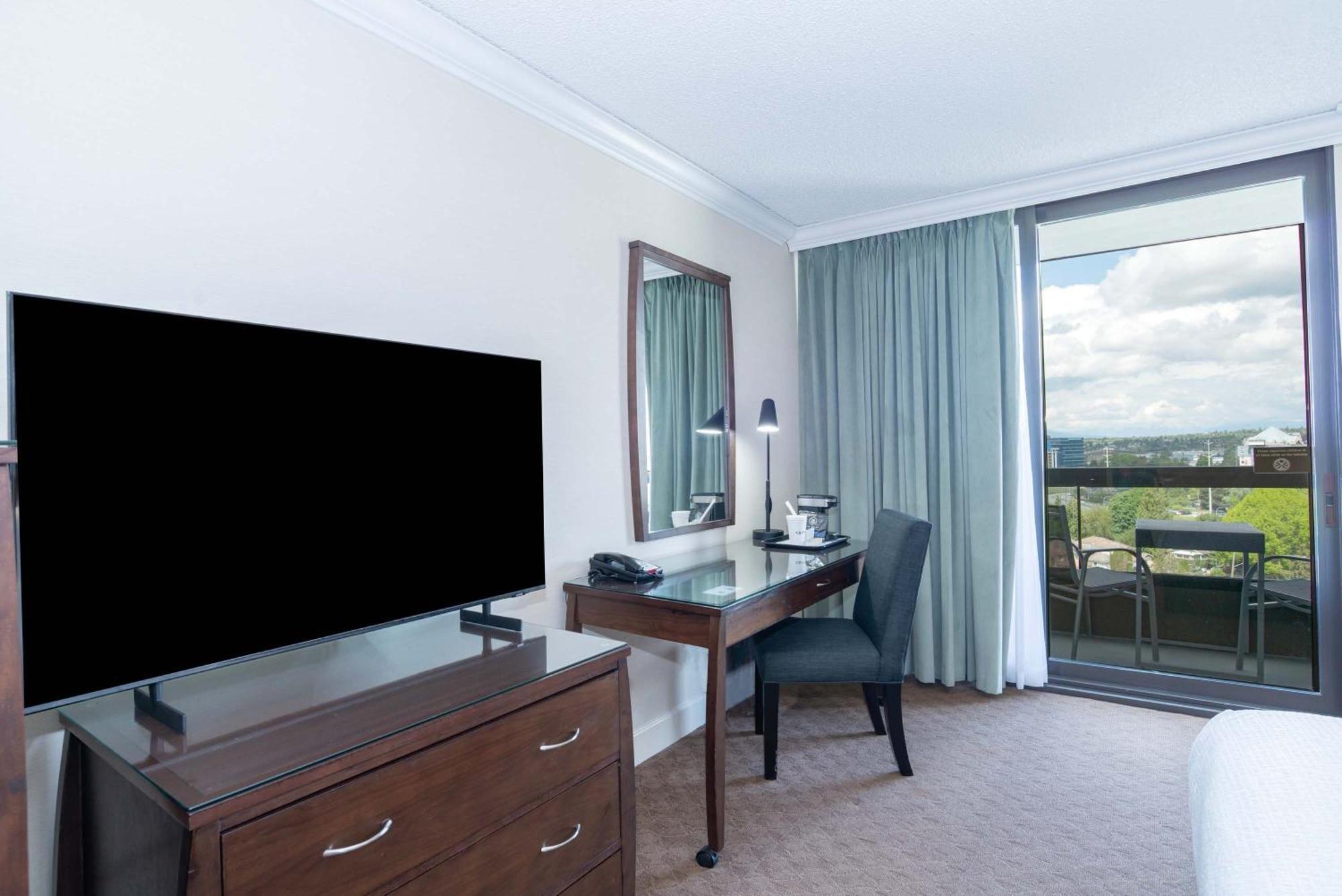 Standard Room 2 Queen Beds Columbia Tower
