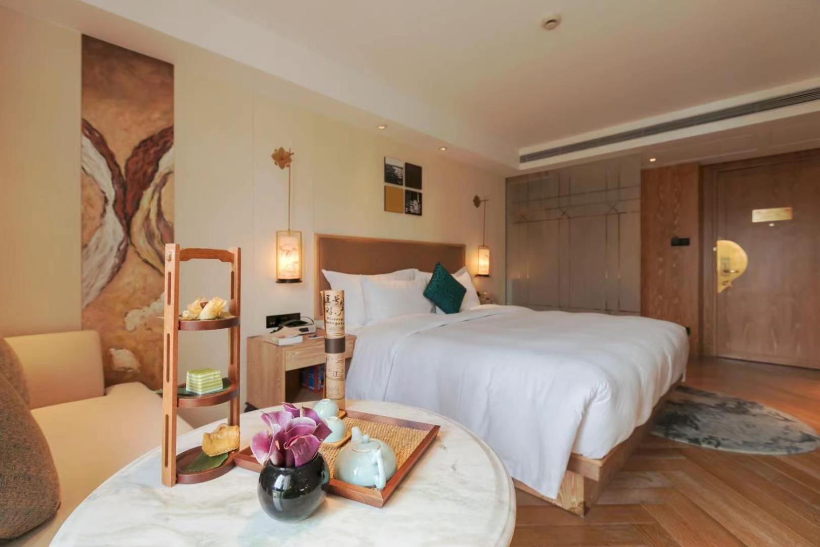 Executive Queen Room